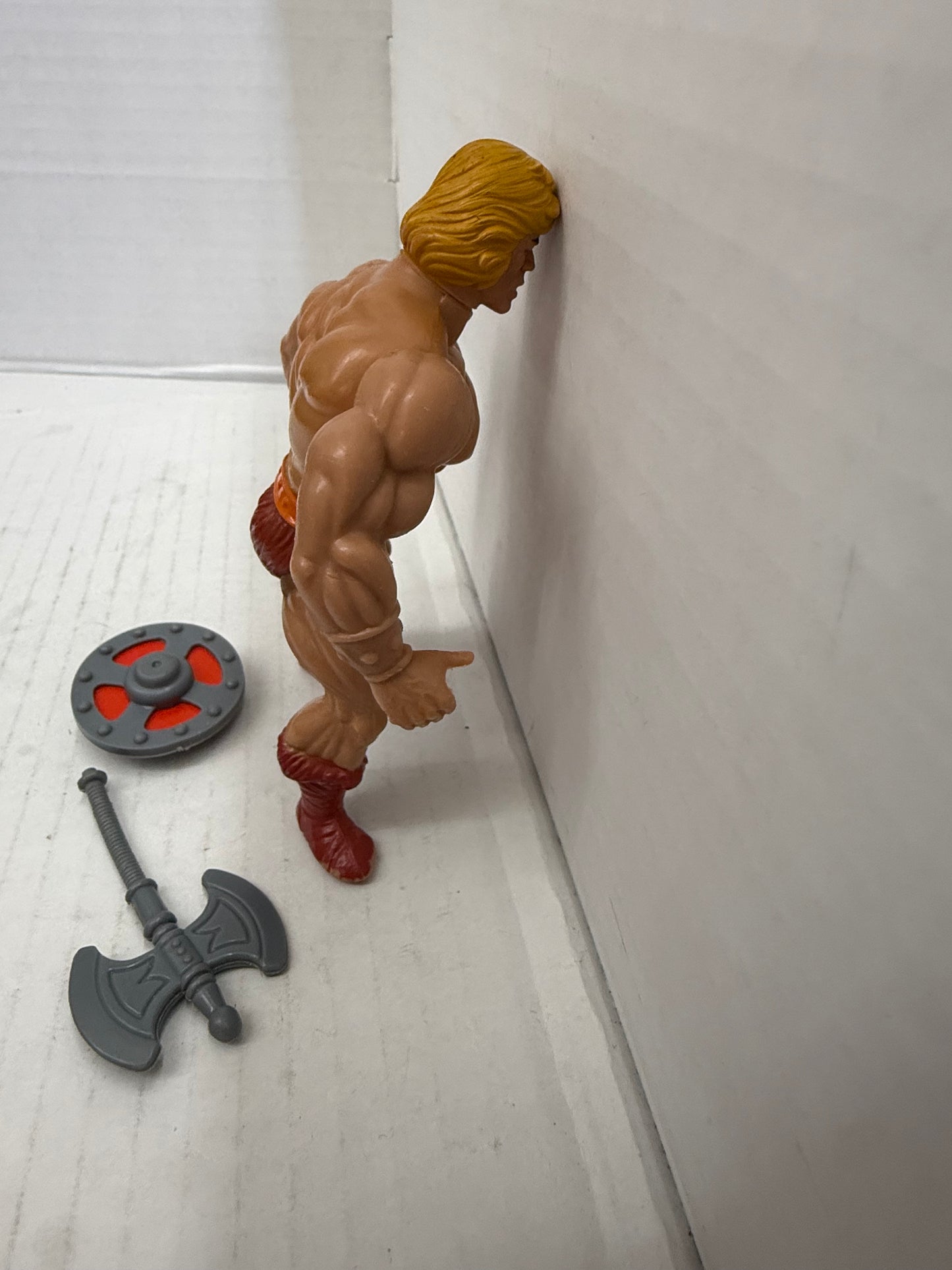 VTG Masters Of The Universe He-Man Figure Mattel 1981 Soft Head  weapon  shield