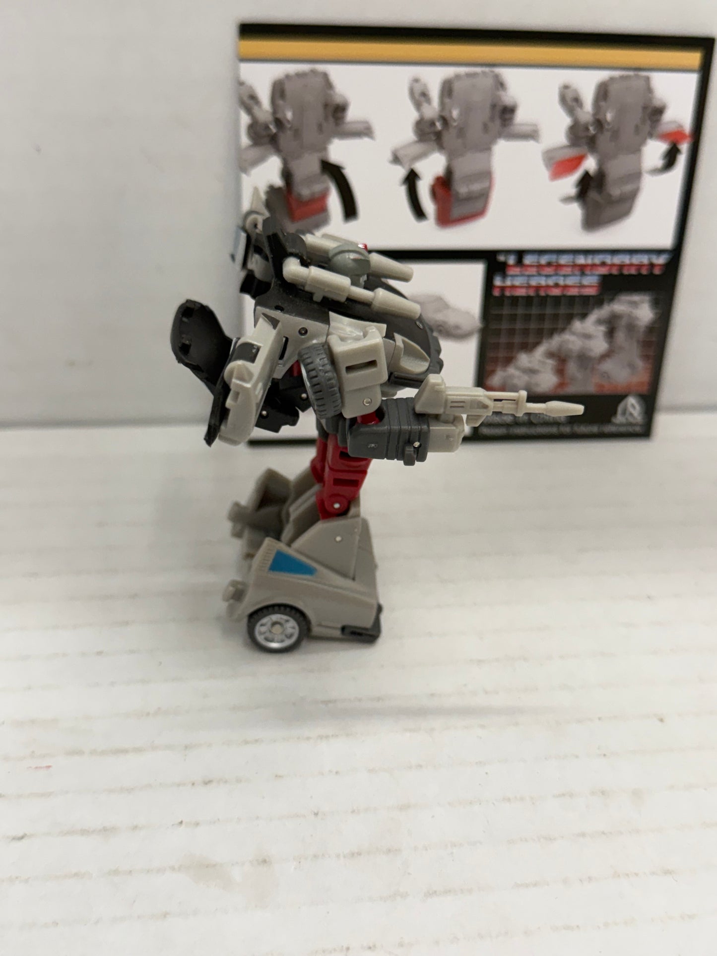 Collection  Newage Toys H4 Murphy H4 Bluestreak Action Figure