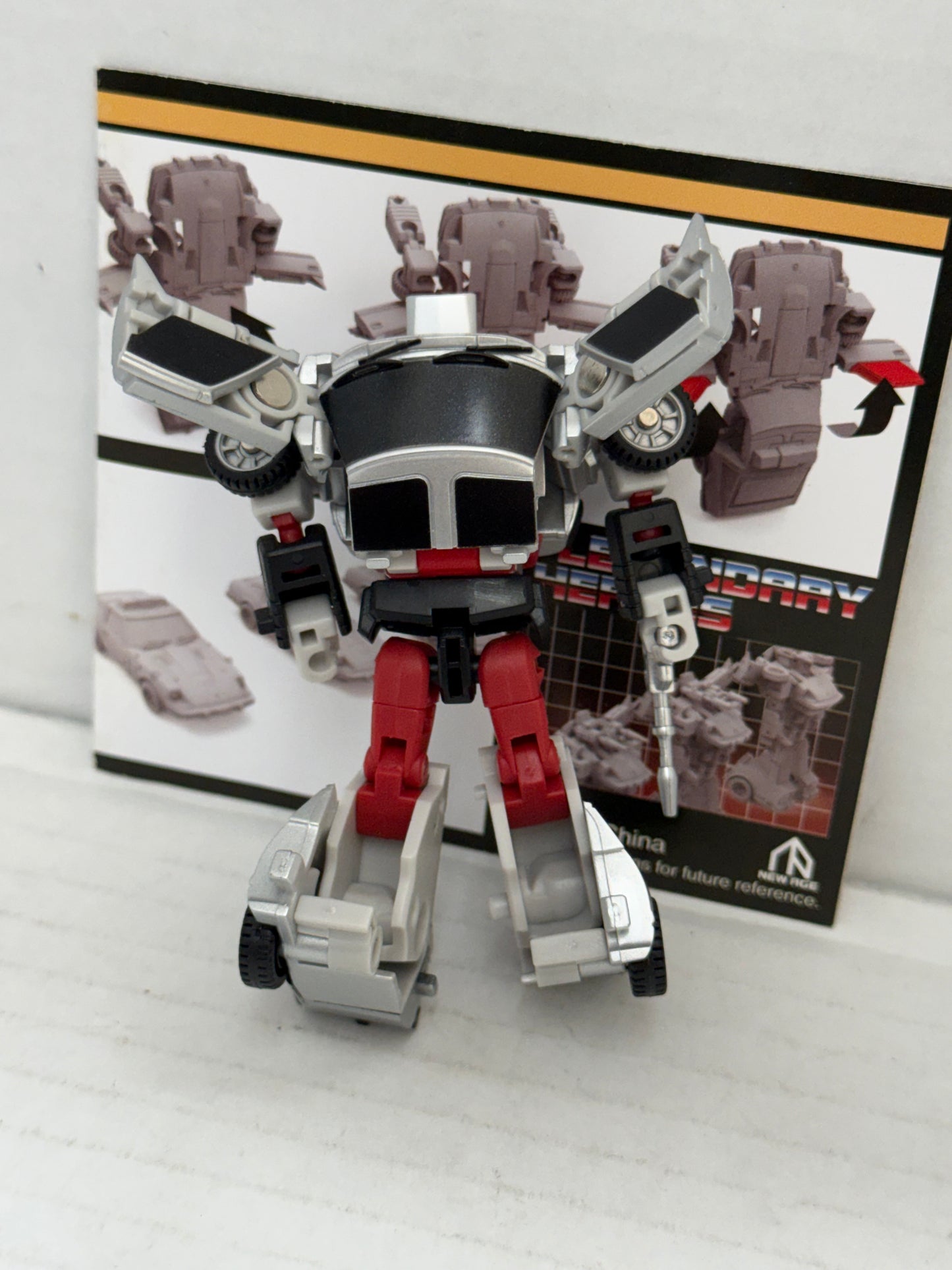 New In Stock Silverstreak Autobot NEWAGE H4G Action Figure Deformabl Robot Toys