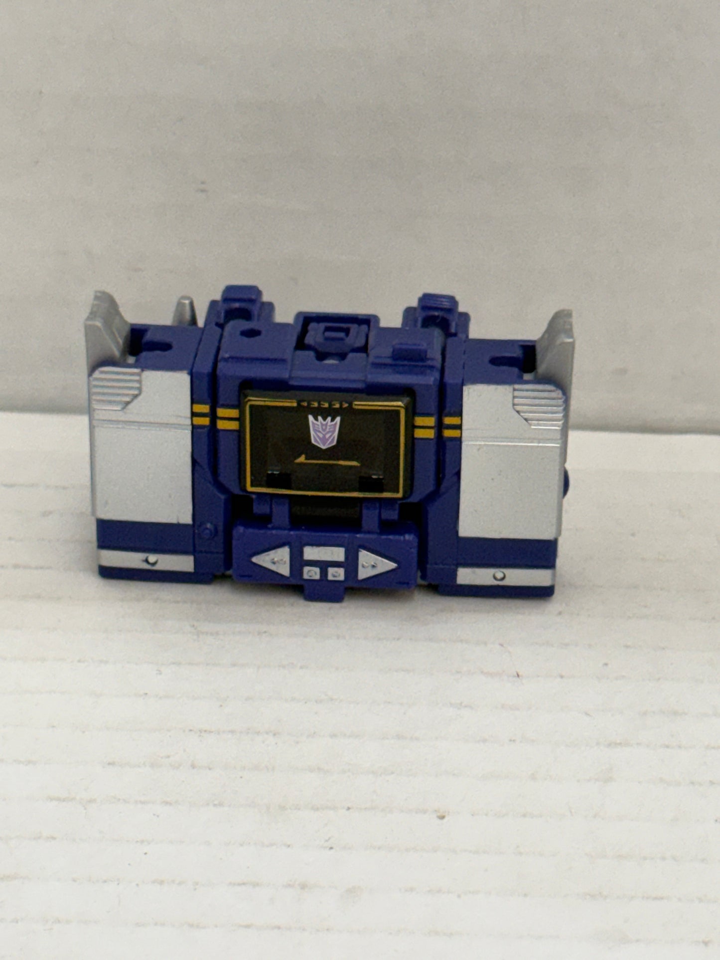 Soundwave Transformers Legacy Decepticon 3.5in figure W Cassette Loose Comp