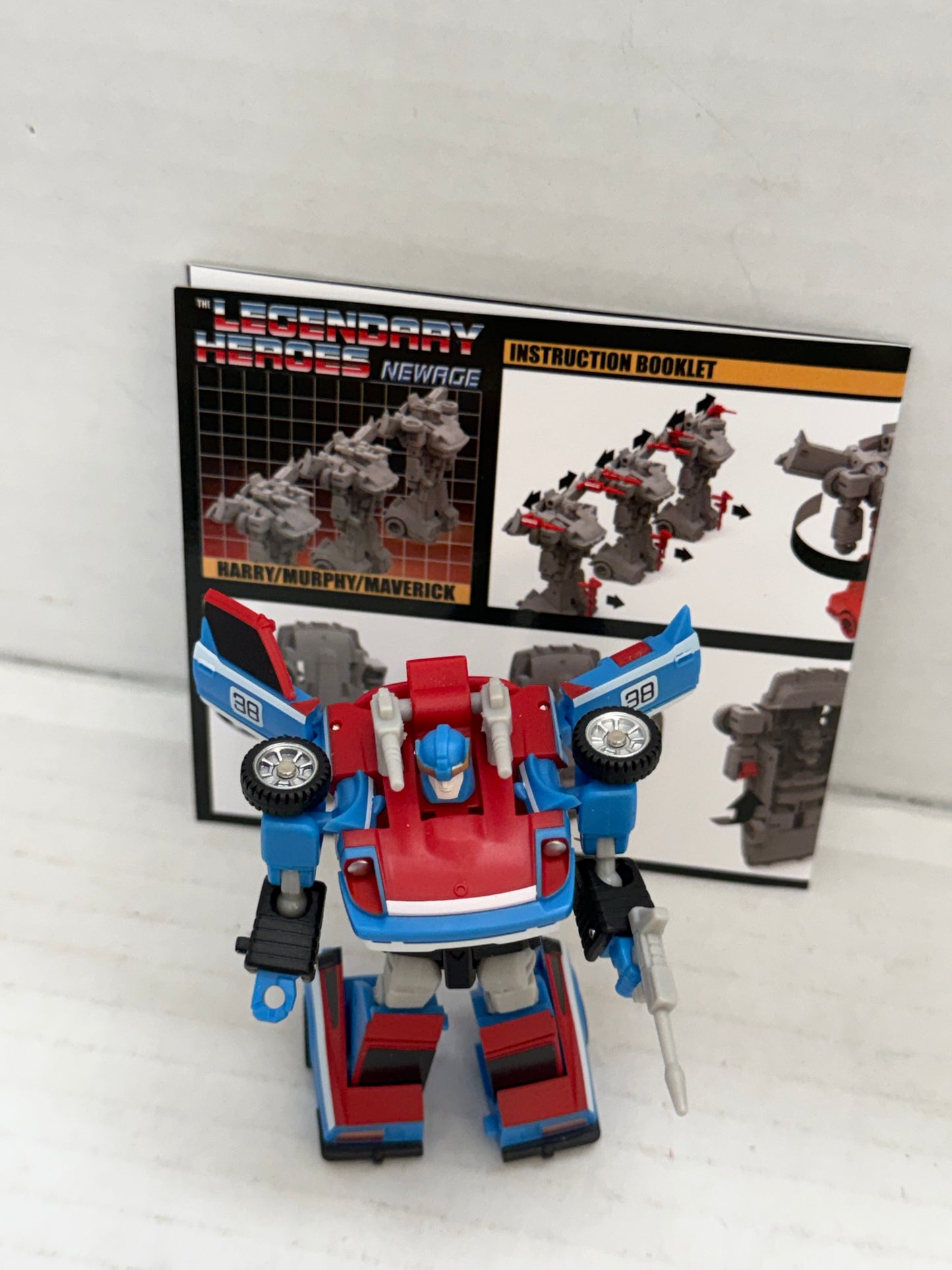 NewAge Toys NA H5 Maverick ‘Smokescreen’ Mini Robot