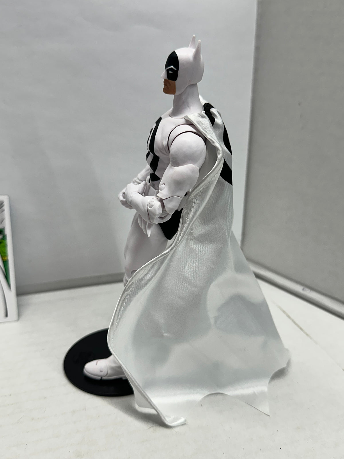 McFarlane Toys DC Multiverse Detective Bullseye Batman Platinum Edition Figure