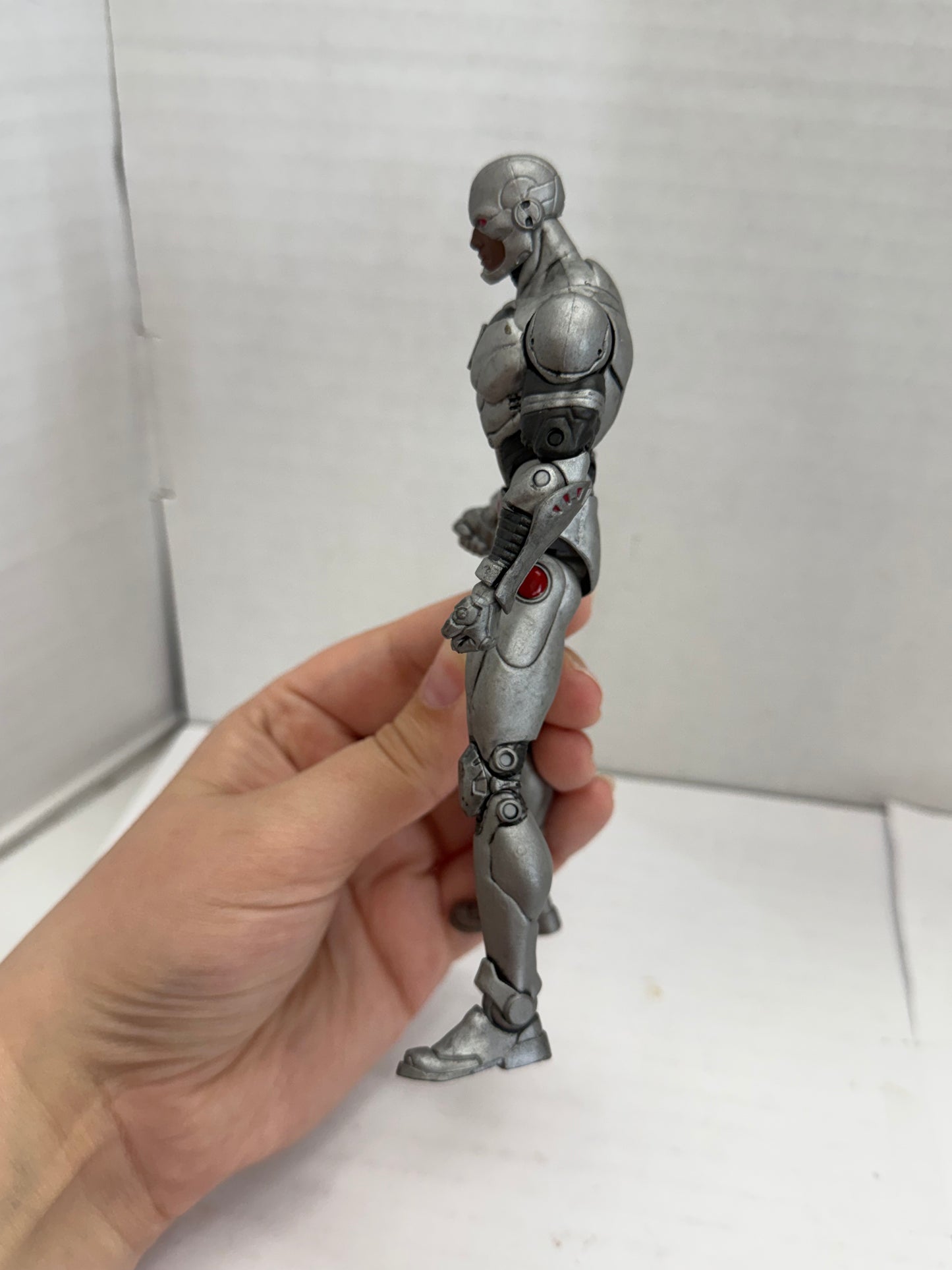DC Collectibles DC Comics Icons: Cyborg Forever Evil Deluxe 6" Action Figure