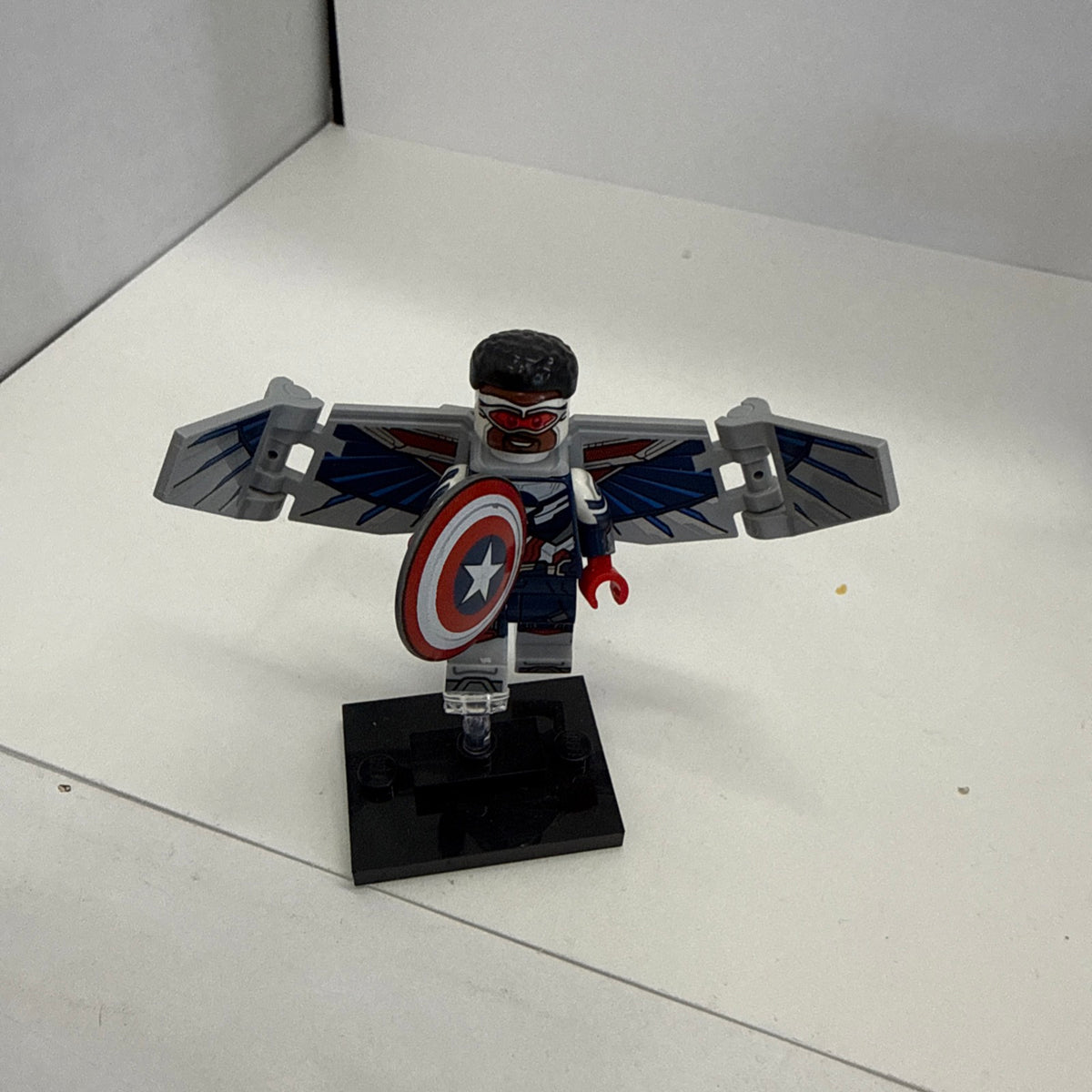 LEGO minifigure Sam Wilson Falcon Captain America series Colmar05