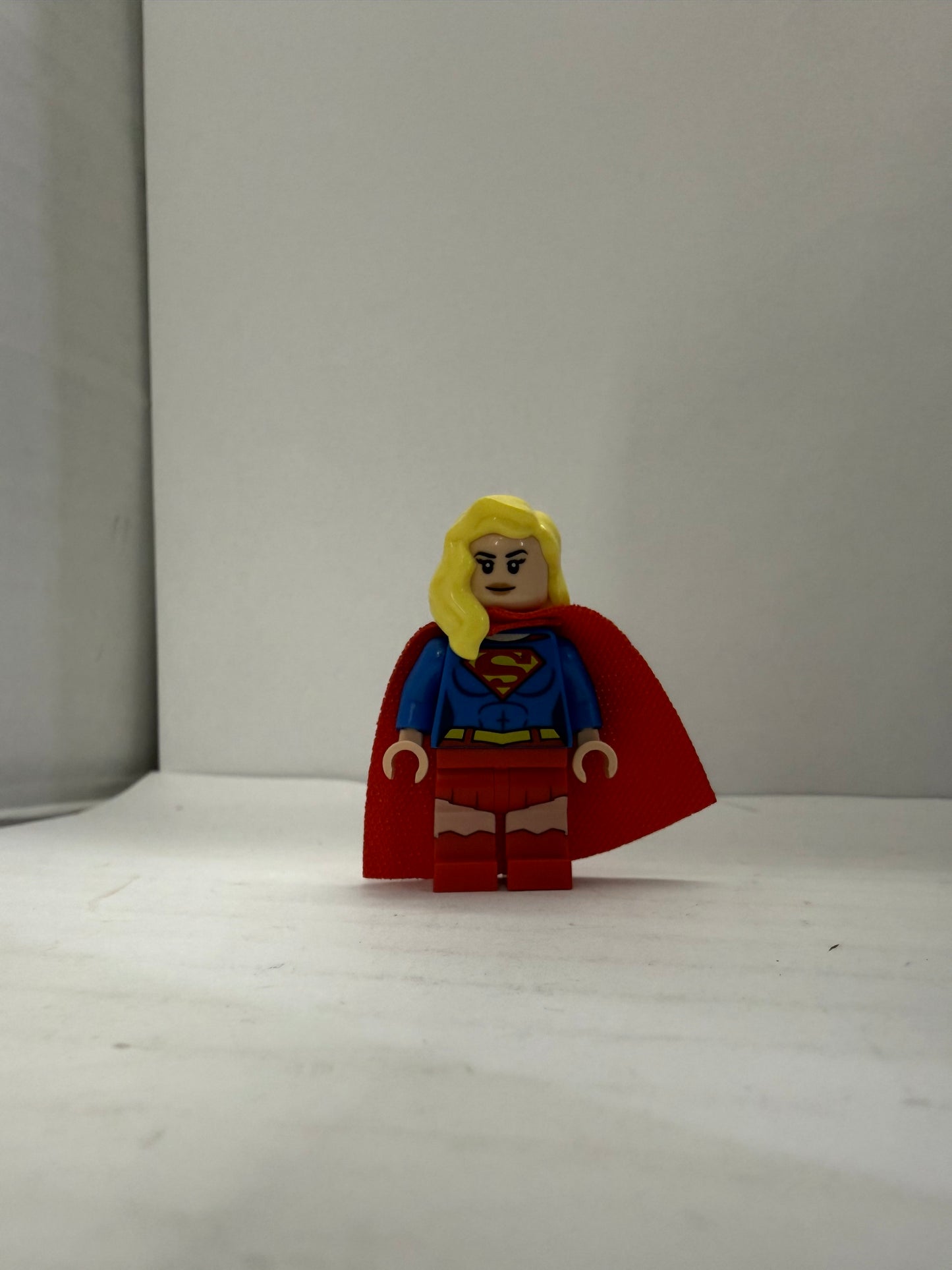 LEGO Supergirl Minifigure