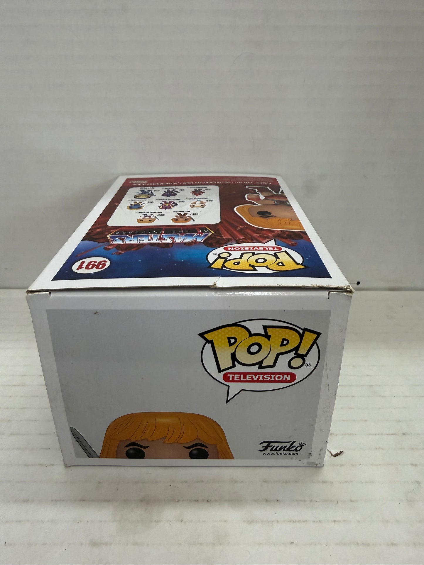 Funko Pop! He-Man #991 Masters of the Universe Flocked Insider Club W/ Protector