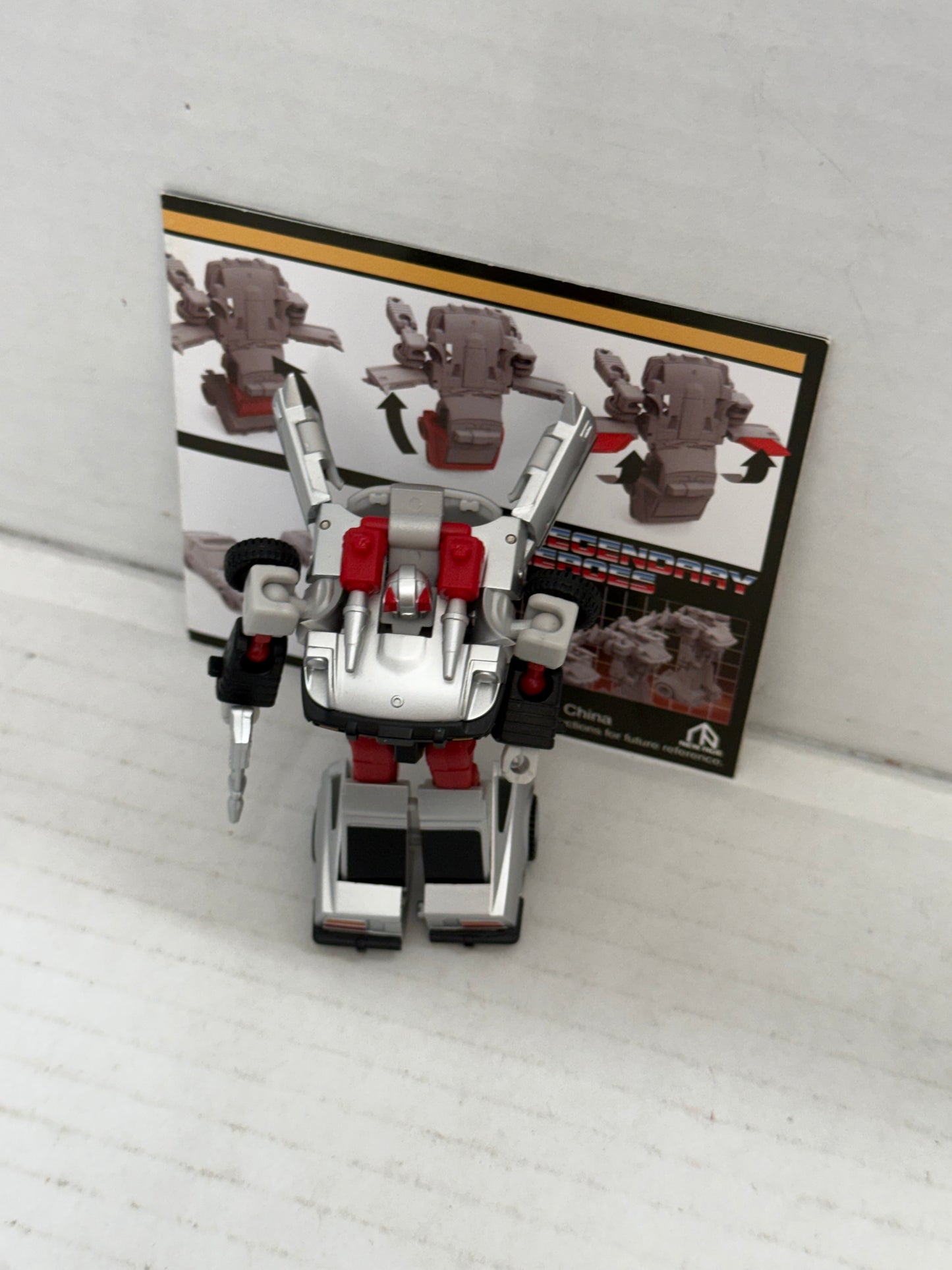 New In Stock Silverstreak Autobot NEWAGE H4G Action Figure Deformabl Robot Toys