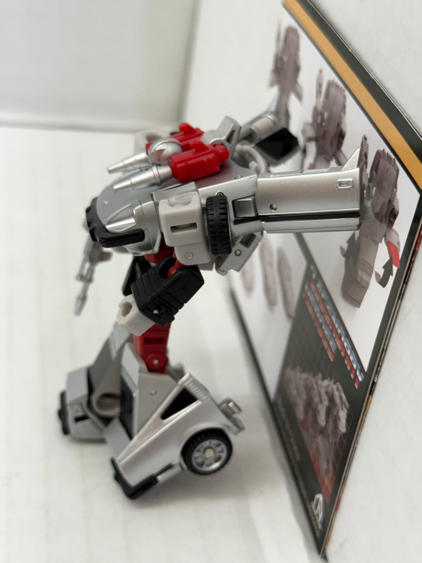 New In Stock Silverstreak Autobot NEWAGE H4G Action Figure Deformabl Robot Toys