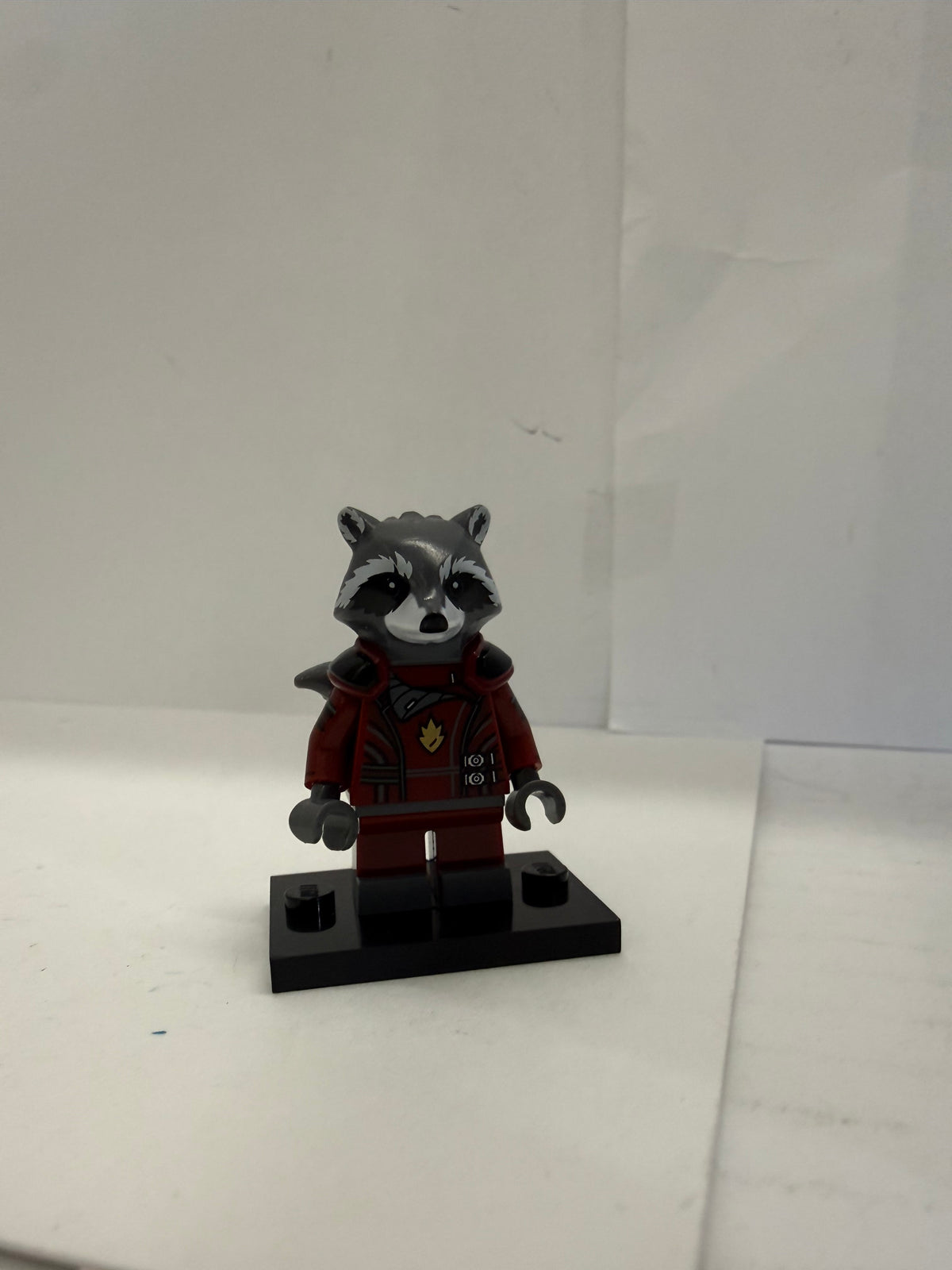 Lego Marvel Super Heroes Minifigure SH0090 Rocket Raccoon Dark Red Outfit