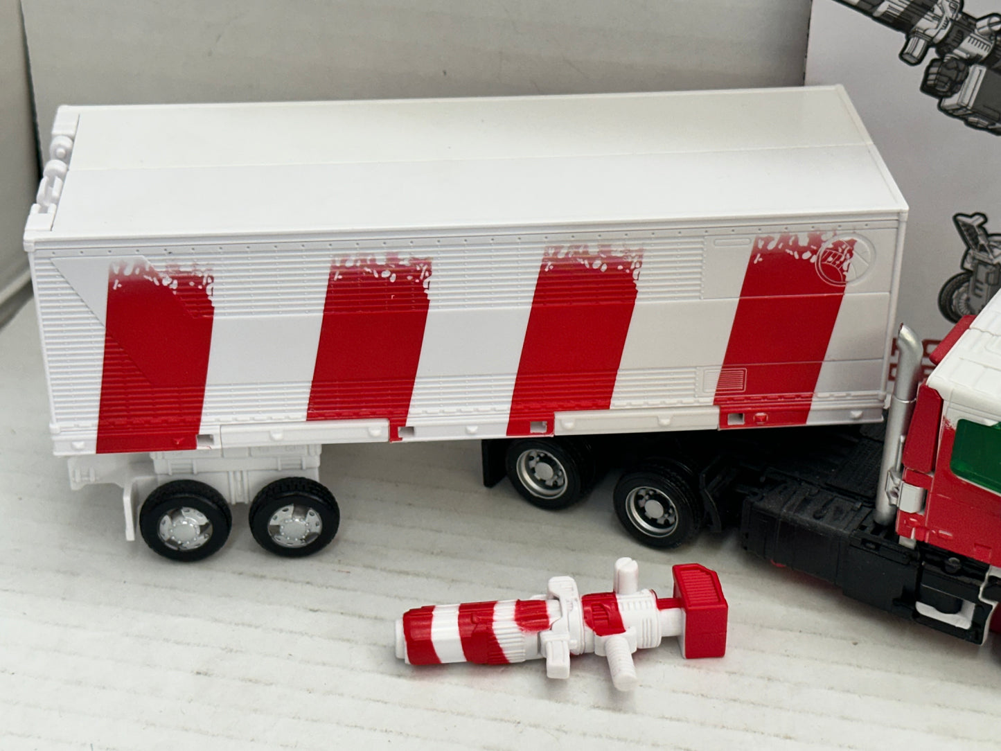 Transformers Leader Class 2022 Holiday Optimus Prime Hasbro Complete