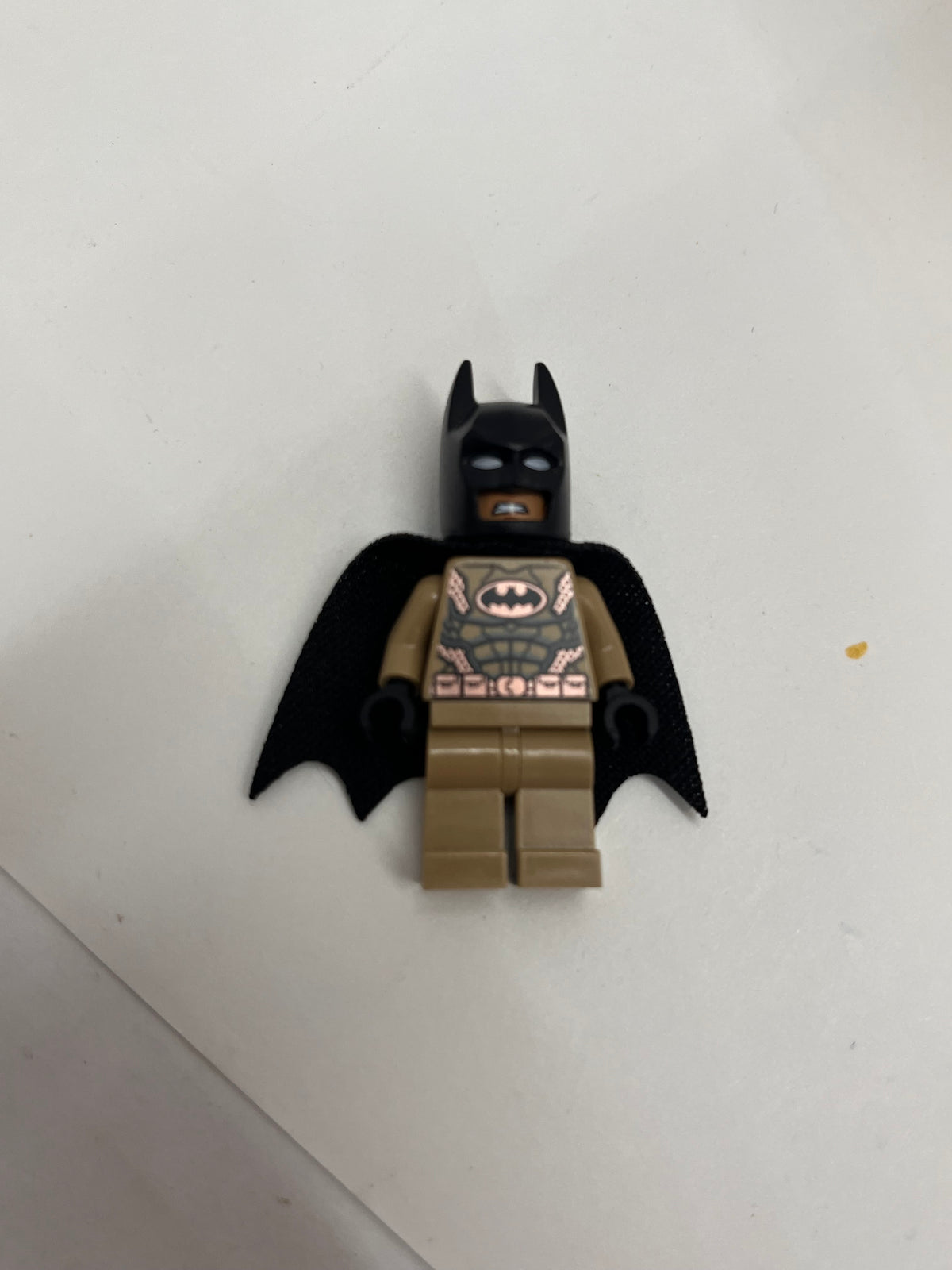 LEGO DC Super Heroes Desert Batman Minifigure Bruce Wayne Batman 2 76056 sh288