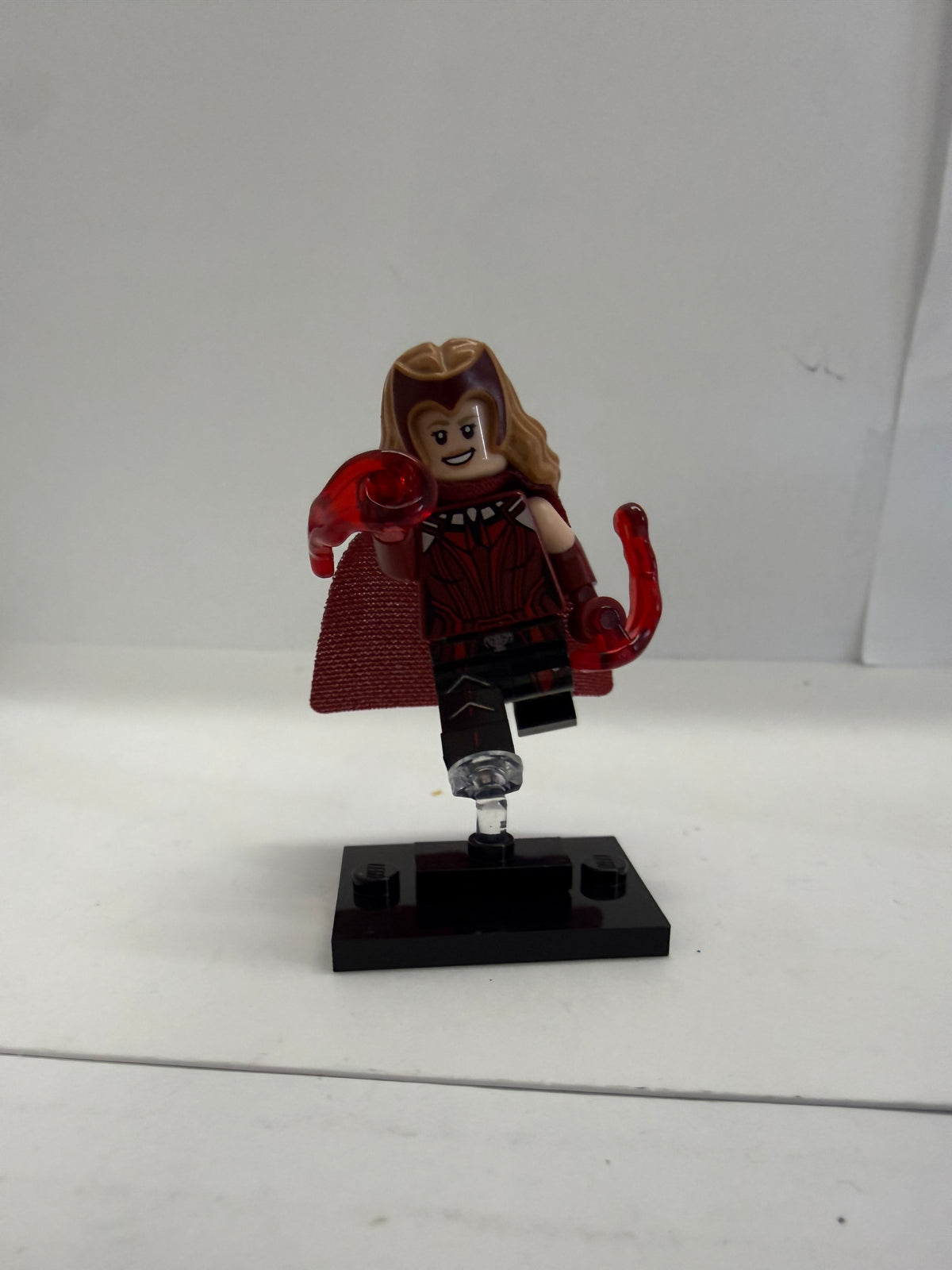 LEGO Marvel Studios CMF Scarlet Witch Minifigure 71031 Colmar01