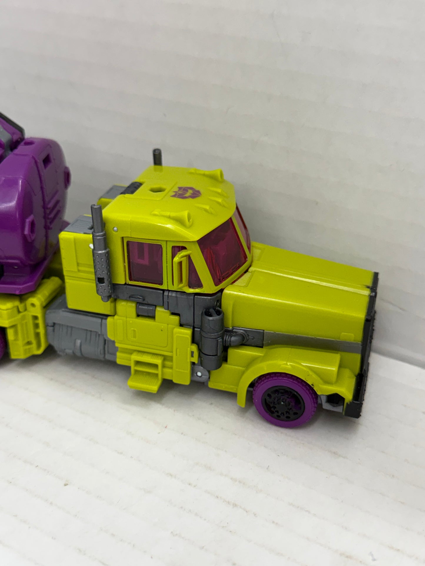 Transformers Legacy TOXITRON Evolution Leader Class G2 Universe