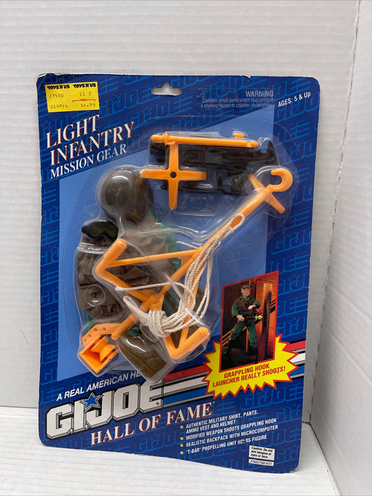 1992 HASBRO--GI JOE HALL OF FAME--LIGHT INFANTRY MISSION GEAR SET (NEW)