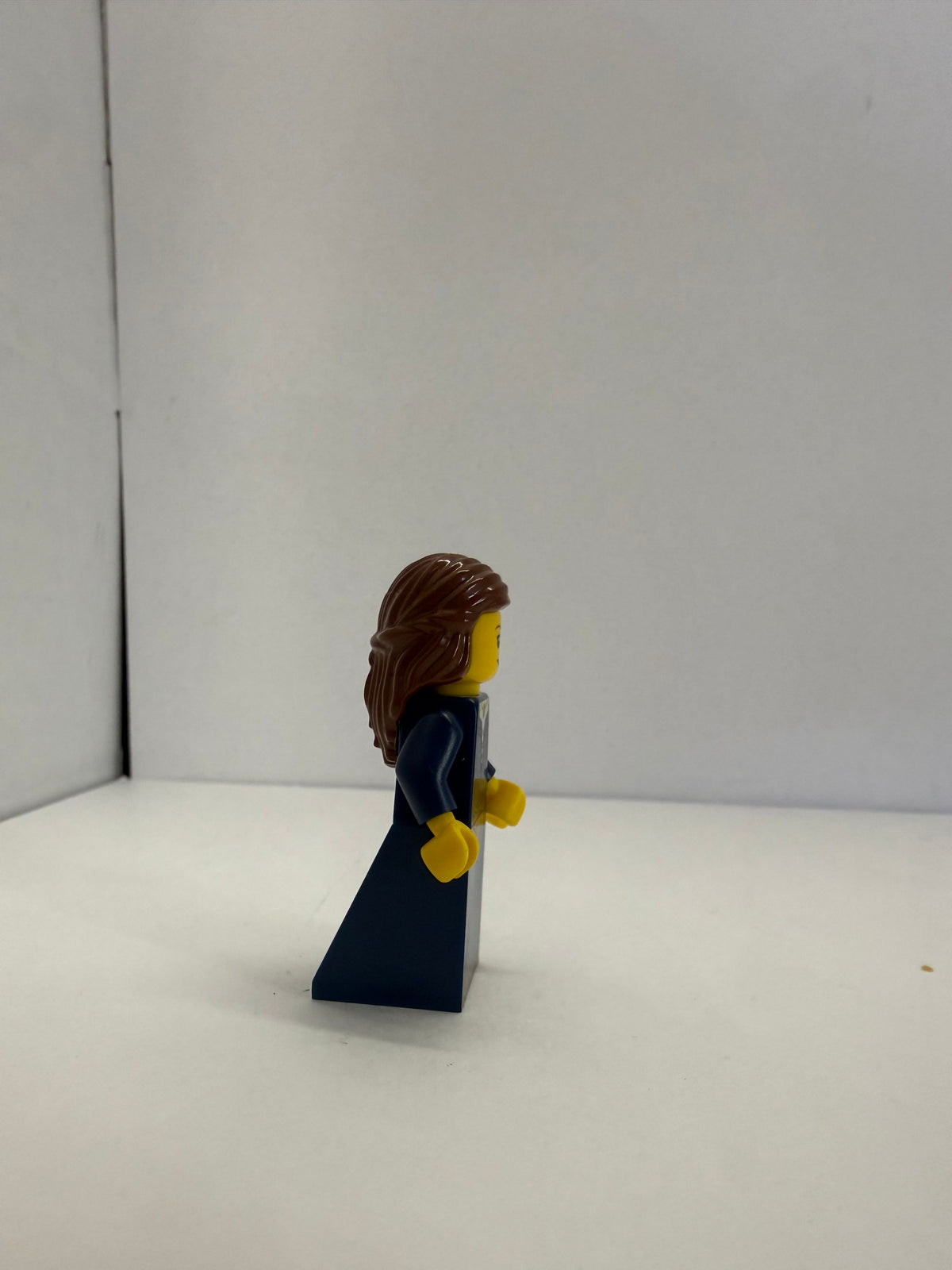 LEGO Fantasy Era Crown Princess Maiden minifigure Castle 7093 cas333 NEW