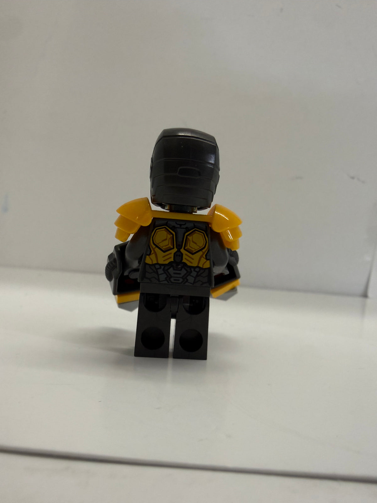 Lego Iron Man Mark 25 Striker Minifigure sh0823 76216 Iron Man 3 Marvel