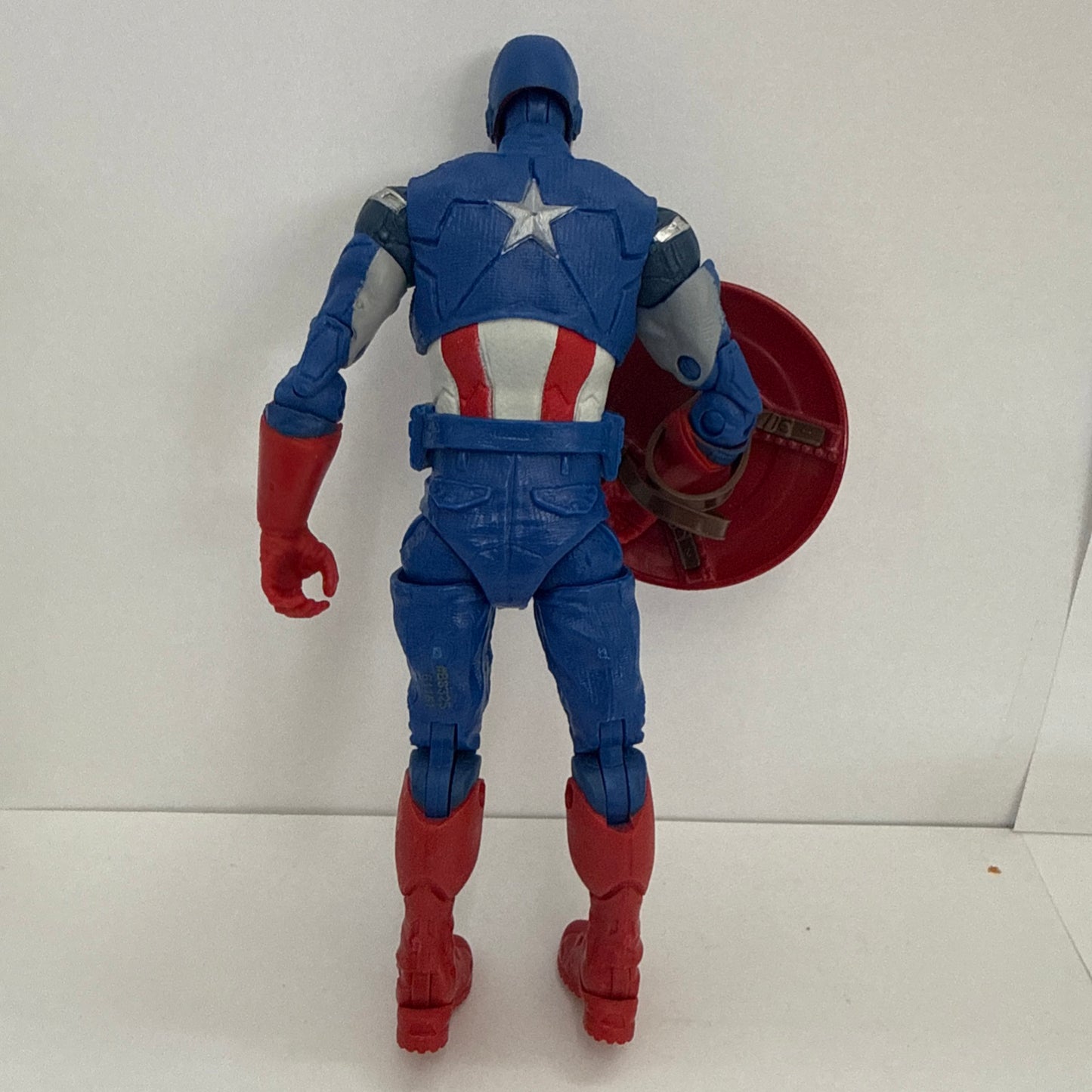 Captain America Figure Hasbro Marvel Legends Walmart Exclusive Avengers 2012 - Complete (Read)