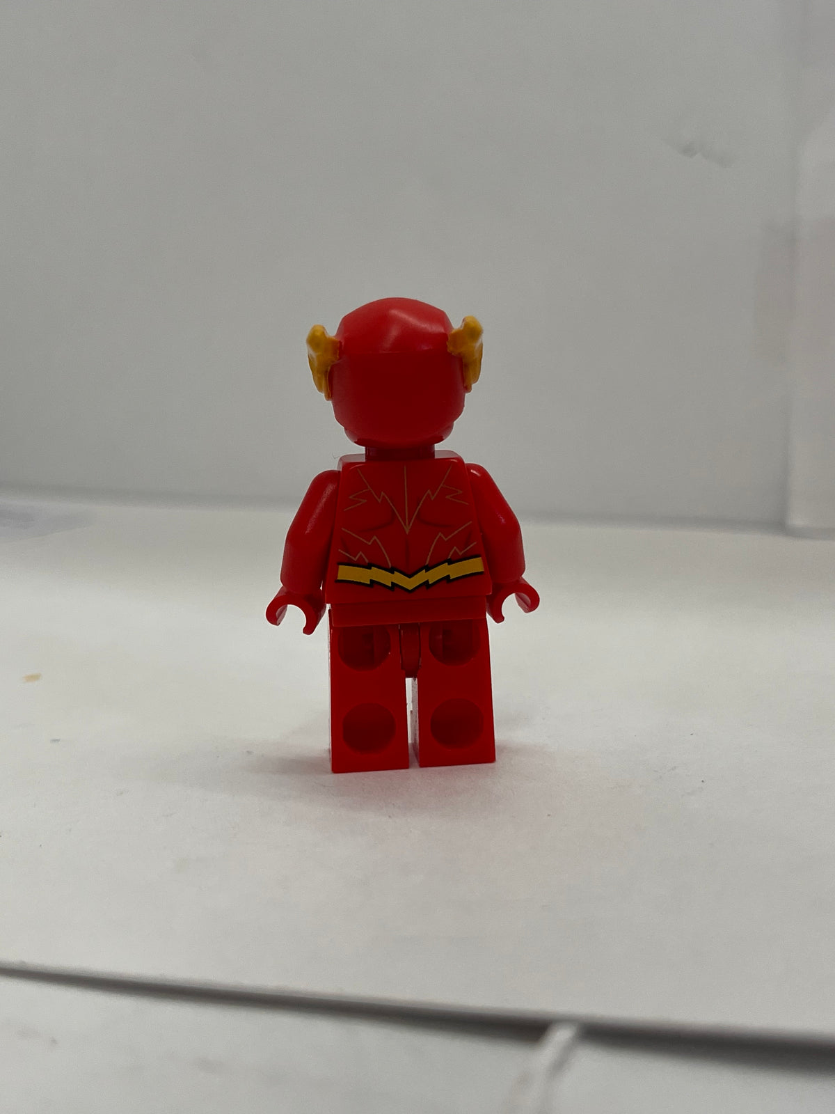 LEGO DC Super Heroes The Flash Gold Outlines on Chest sh0473 Minifigure