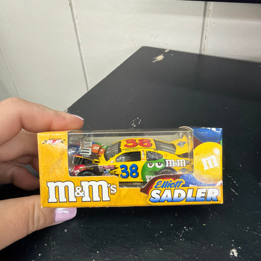 Elliott Sadler #38 M&M's Halloween 2004 Taurus 1:64 Die Cast Nascar 1/576