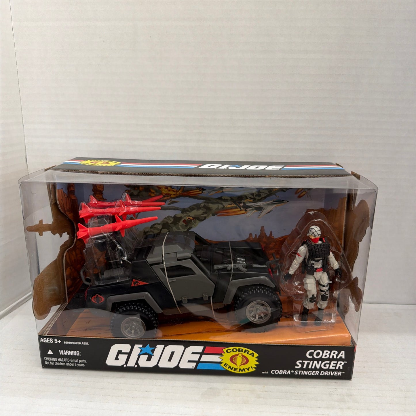 Hasbro 2008 GI JOE 25TH ANNIVERSARY COBRA STINGER WITH DRIVER