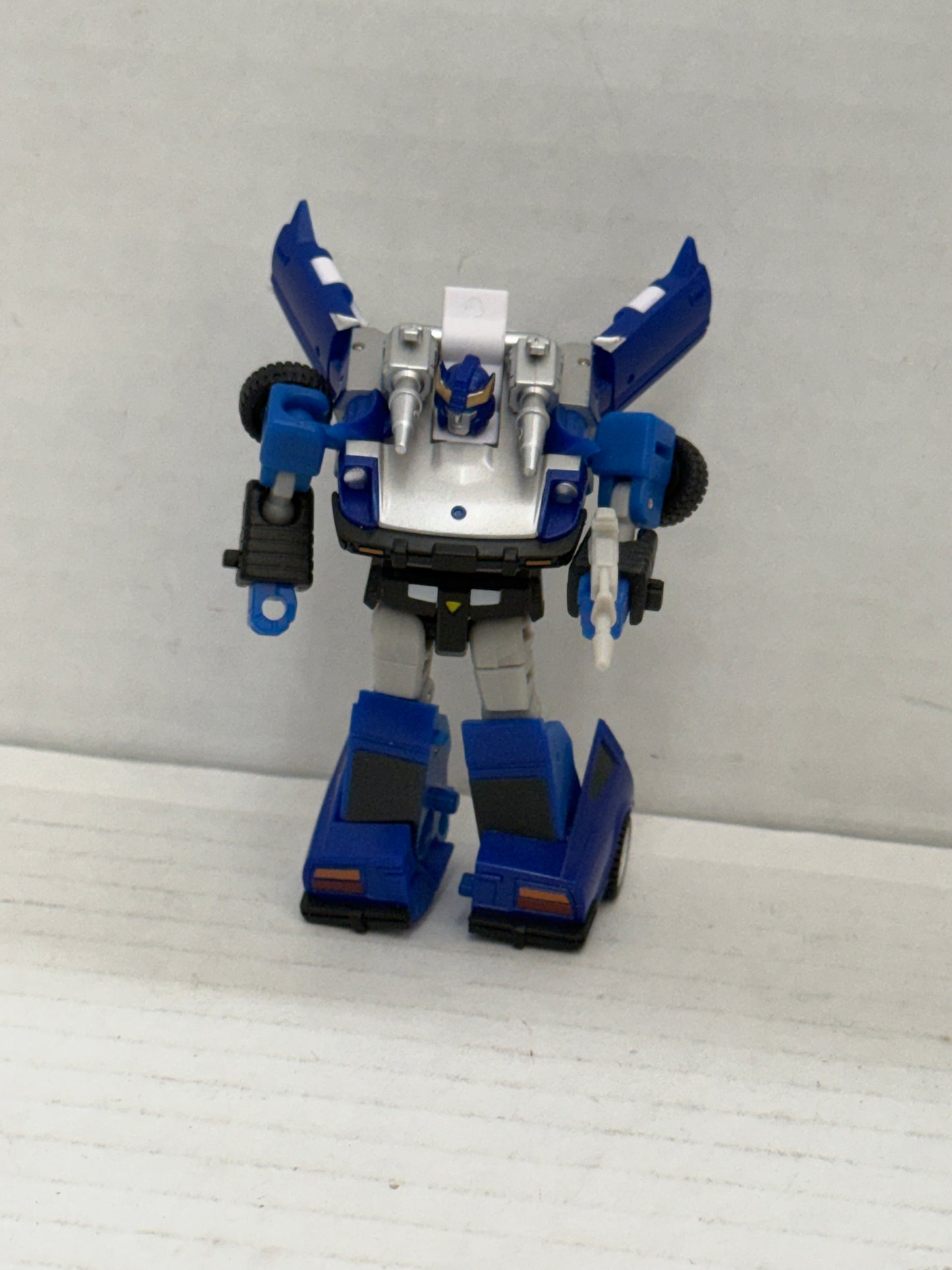 Collection  Newage Toys H3B KITT H3B Bluestreak Action Figure Loose Complete