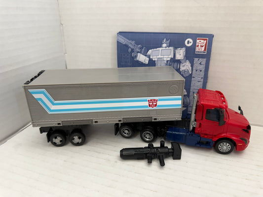 Transformers Volvo VNR Optimus Prime Collaborative Figure Complete Leader Class