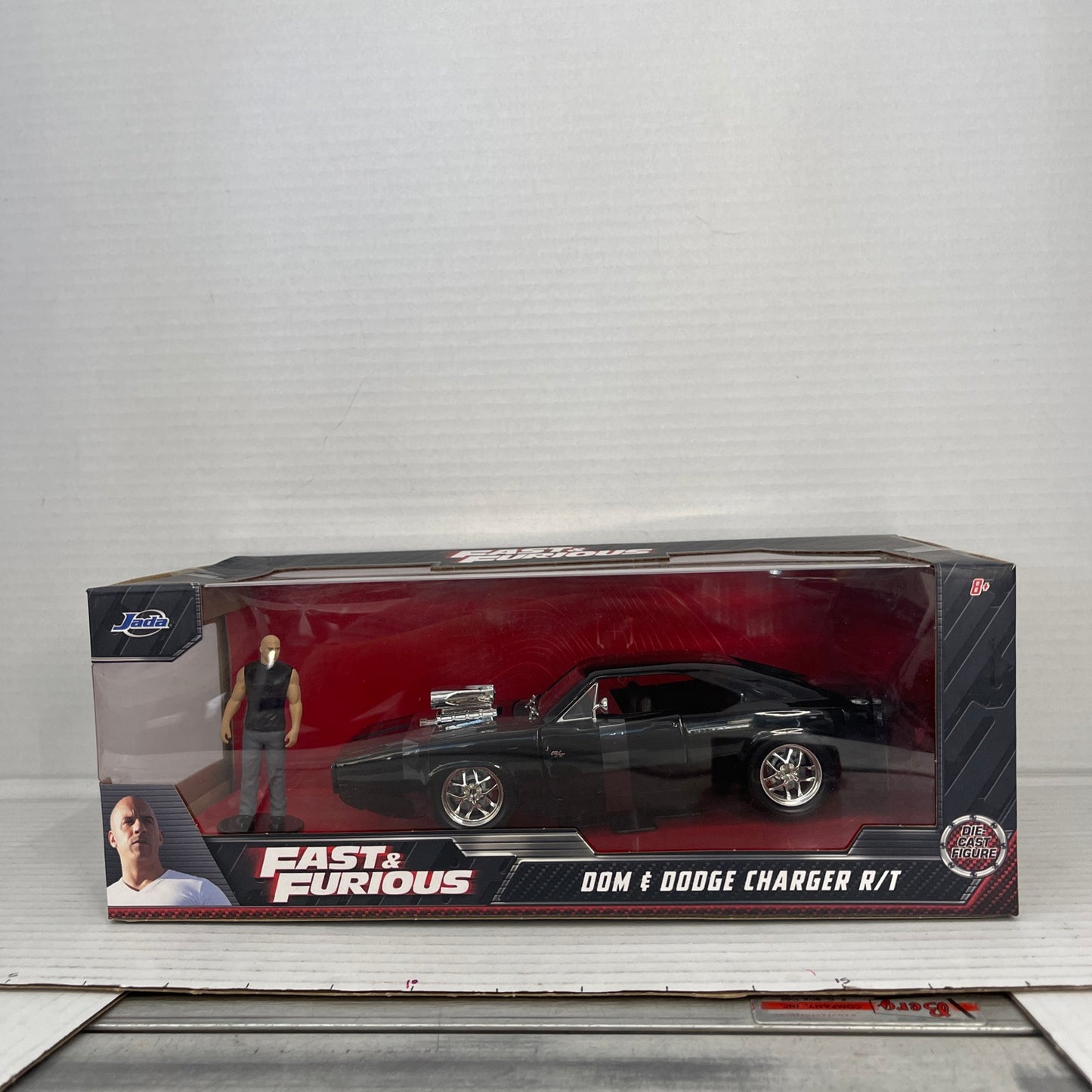 Fast & Furious 1970 Dom's Dodge Charger R/T w Dom Figure JADA Diecast 8.5" 1:24