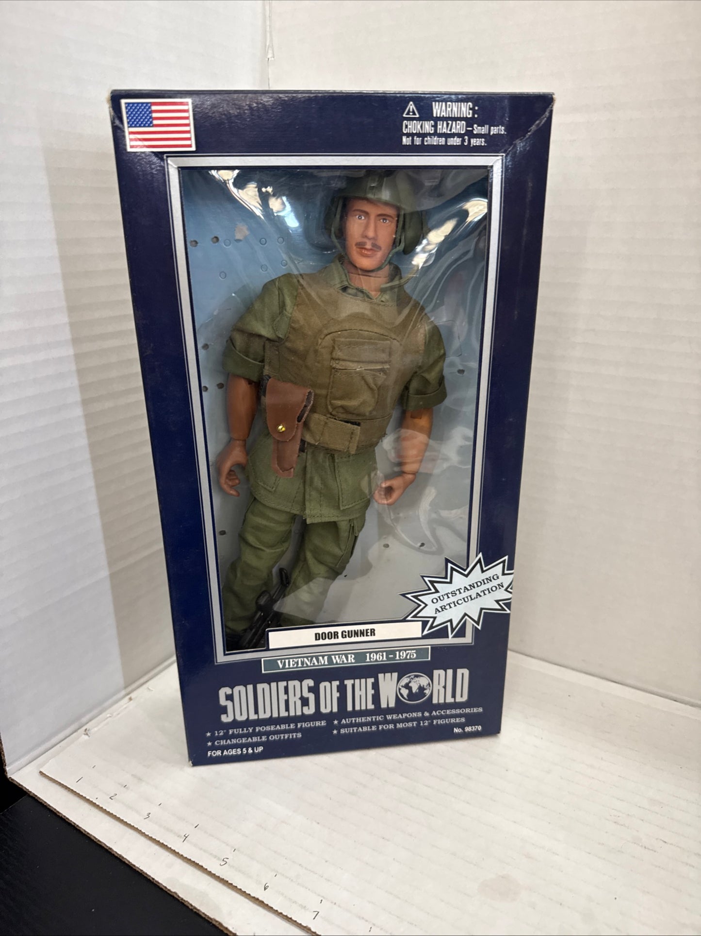 Soldiers of the World Vietnam War 1961-1975 Helicopter Door Gunner OPEN BOX