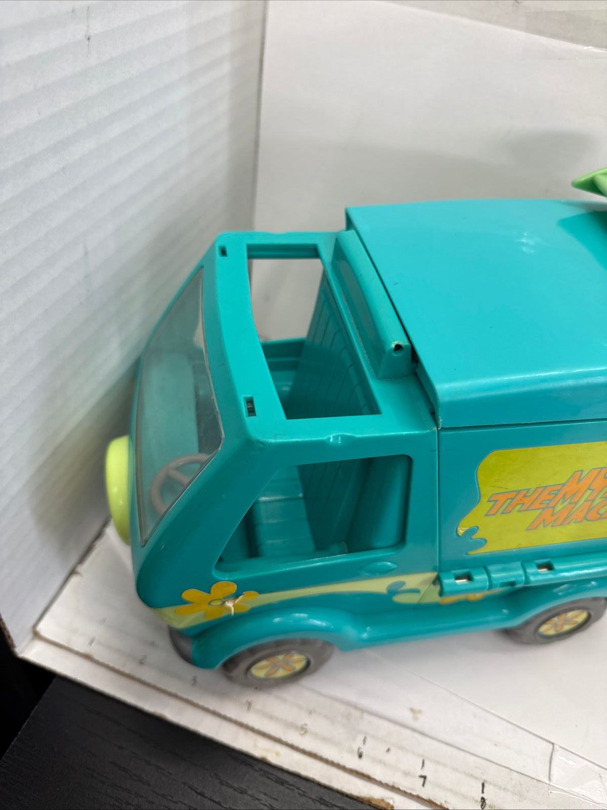 Scooby-Doo Mystery Machine Van With 5 Figures