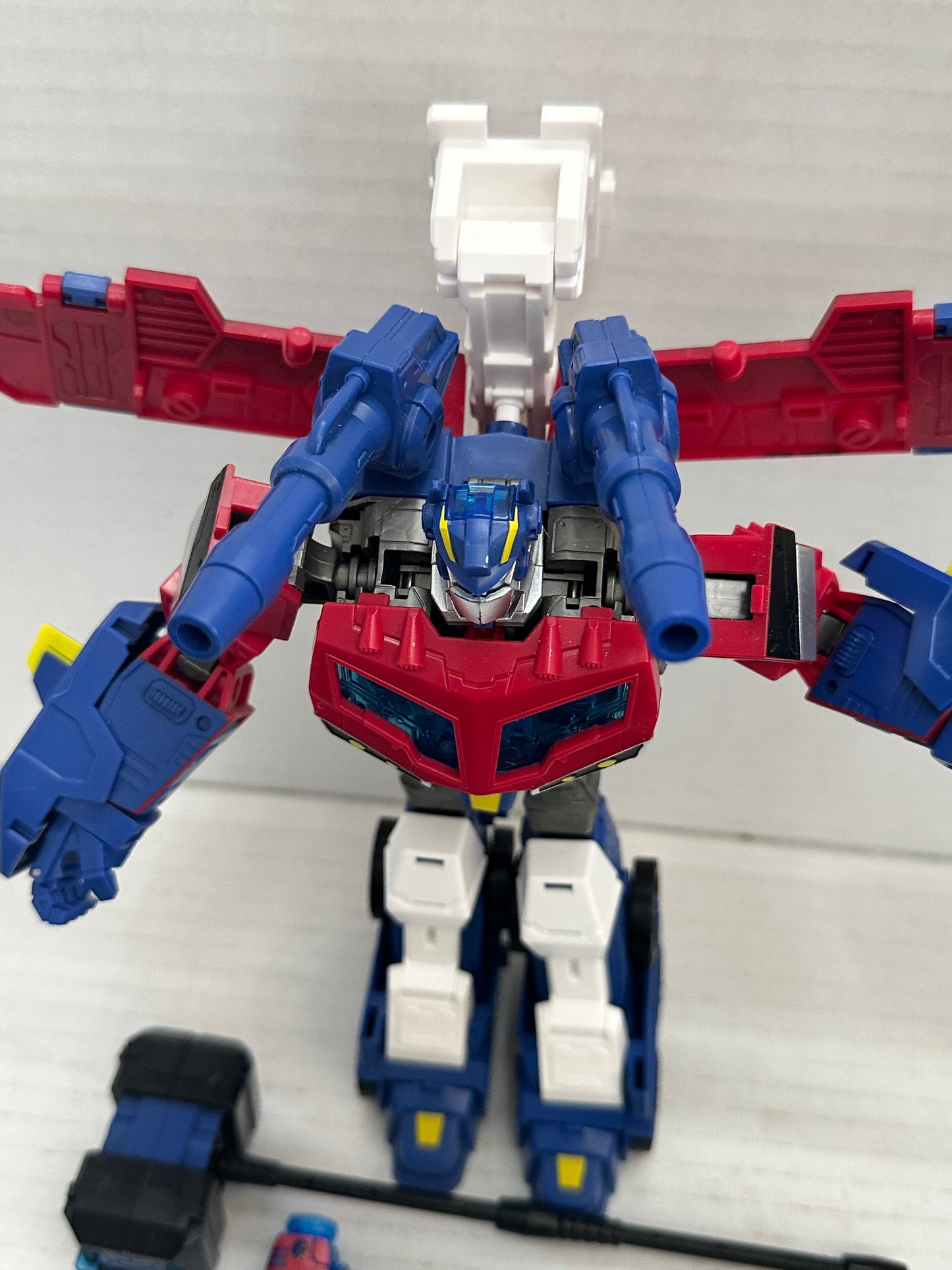 Baiwei Maintenance Team Leader Animated Optimus Prime Transformers Complete