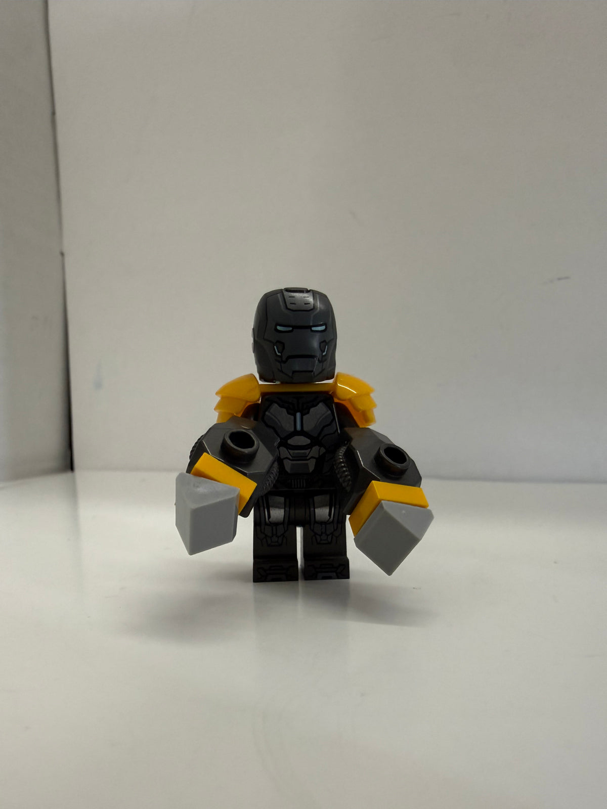 Lego Iron Man Mark 25 Striker Minifigure sh0823 76216 Iron Man 3 Marvel