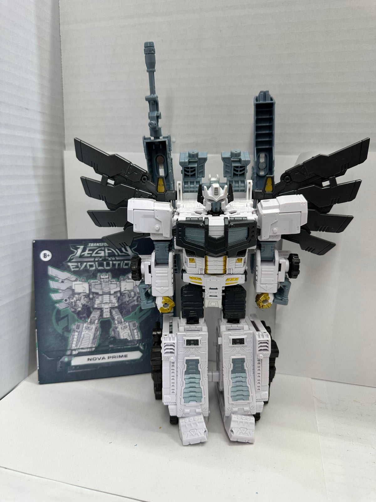 Transformers Legacy Evolution Nova Prime complete Hasbro Leader Class Loose