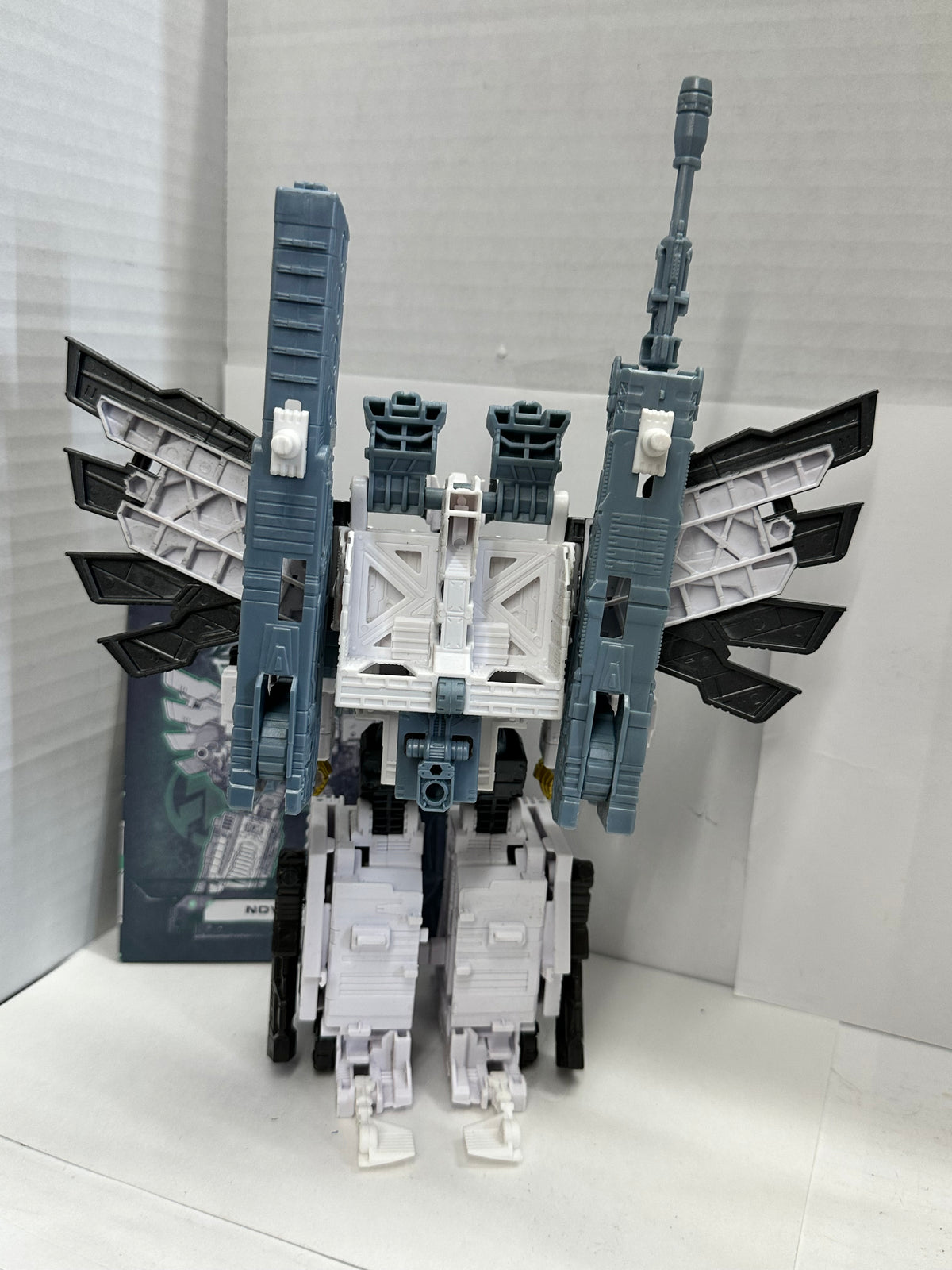 Transformers Legacy Evolution Nova Prime complete Hasbro Leader Class Loose