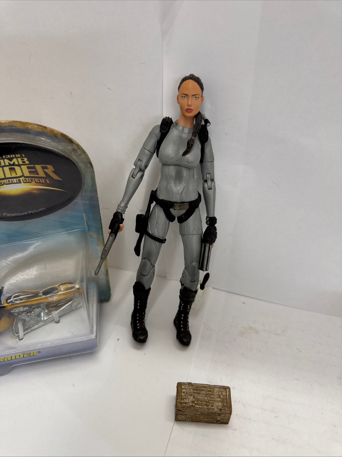 Tomb Raider Cradle Of Life Lara Croft In Wetsuit Figure & Hot Wheels