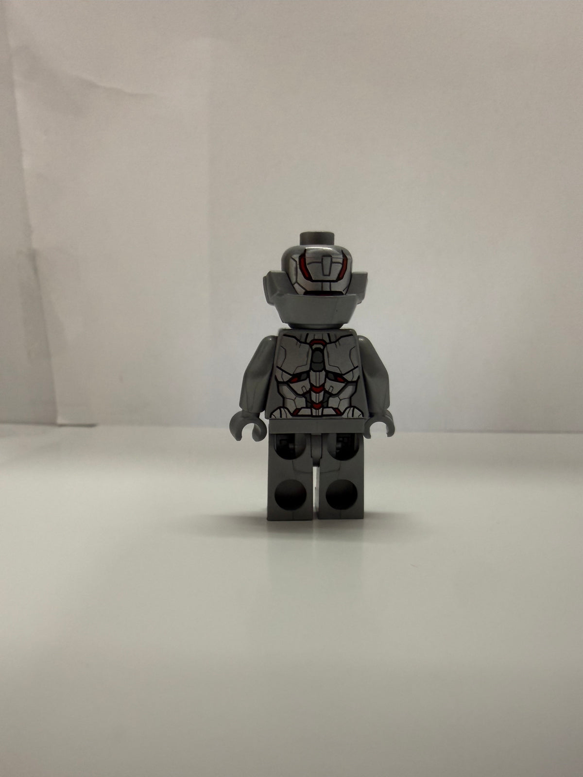 LEGO Marvel Ultron Minifigure Avengers Exclusive 76307