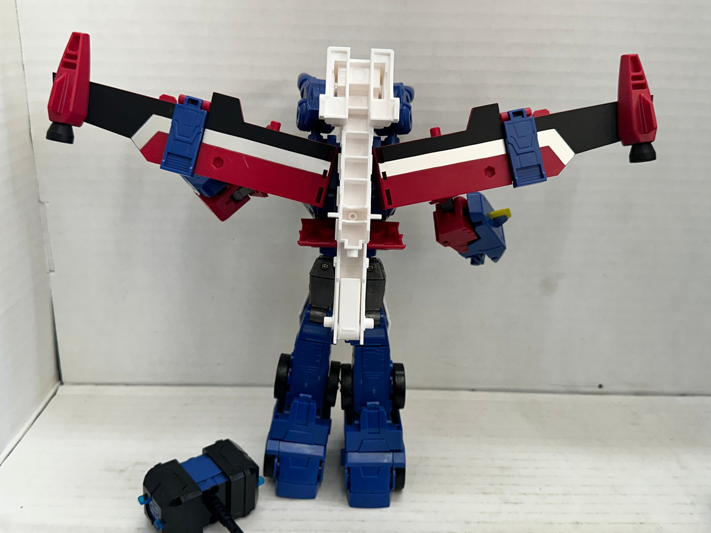 Baiwei Maintenance Team Leader Animated Optimus Prime Transformers Complete