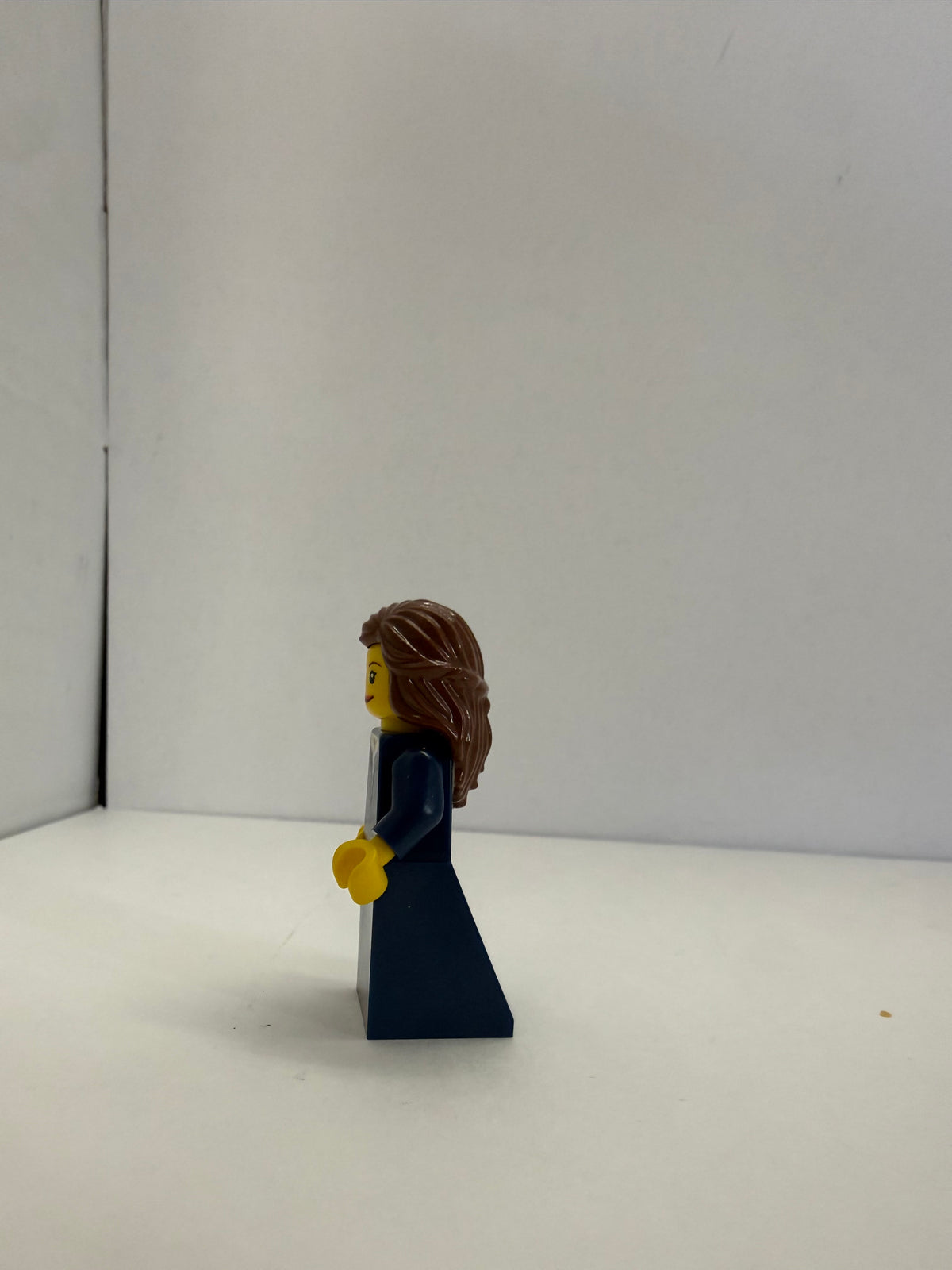 LEGO Fantasy Era Crown Princess Maiden minifigure Castle 7093 cas333 NEW