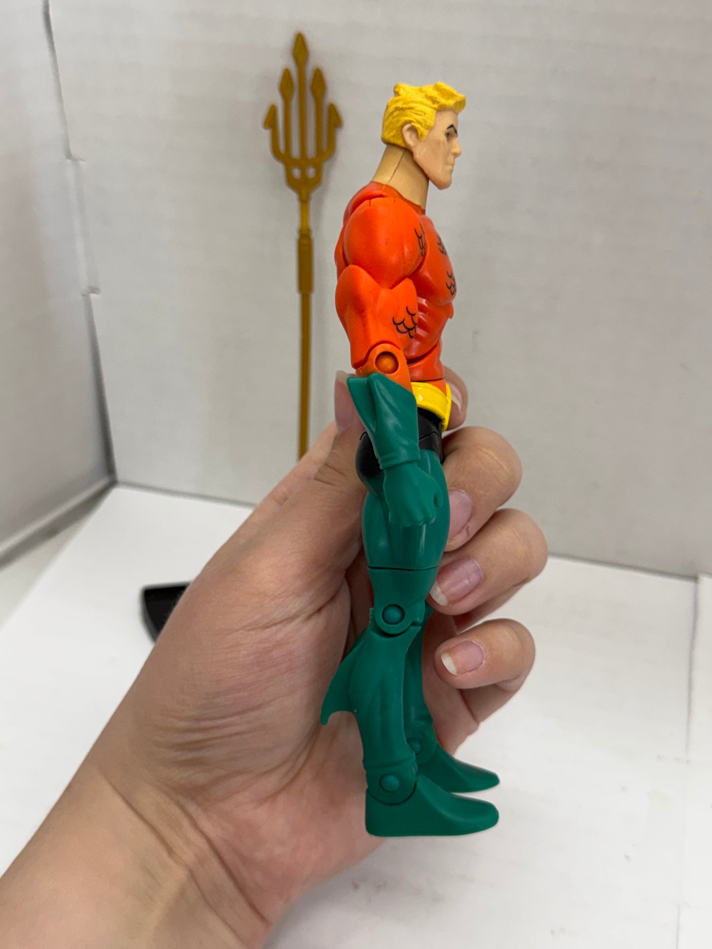 DC Comics Multiverse SUPER FRIENDS AQUAMAN 6" Action Figure Loose Complete