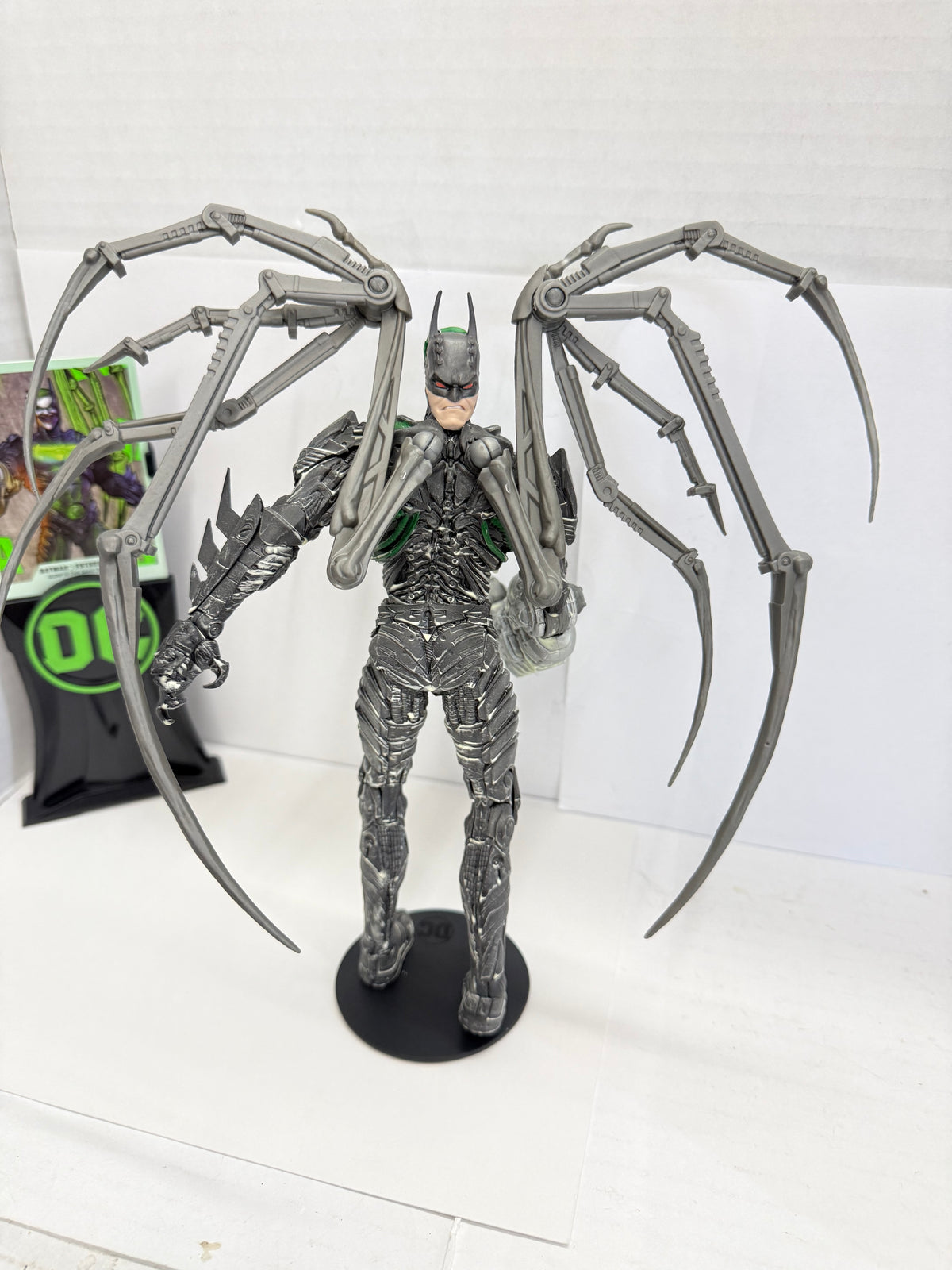 DC Multiverse Batman: Futures End Glow in The Dark Edition 7in Batman Joker Gold