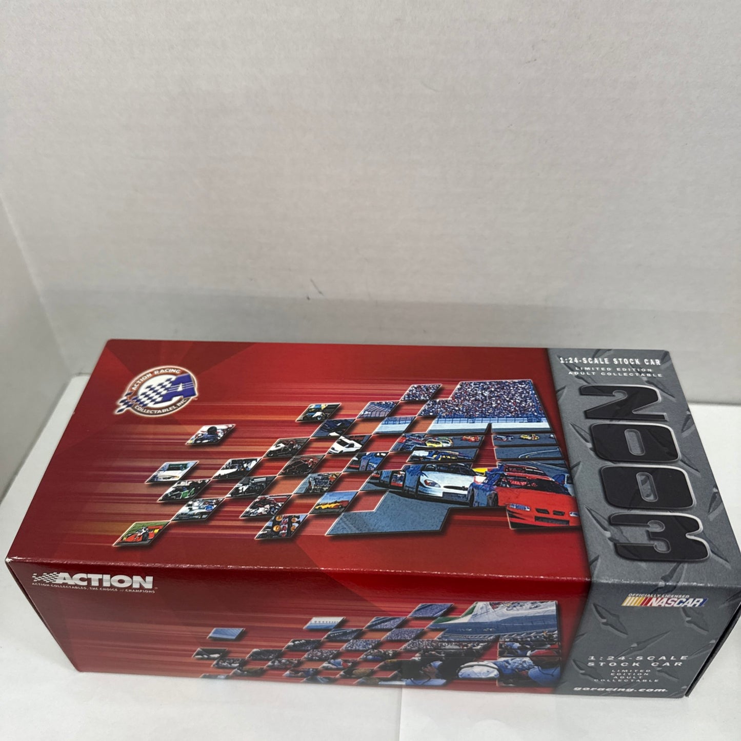 2003 ACTION RACING DALE JARRETT #88 UPS TAURUS LIMITED EDITION 1:24 SCALE NASCAR