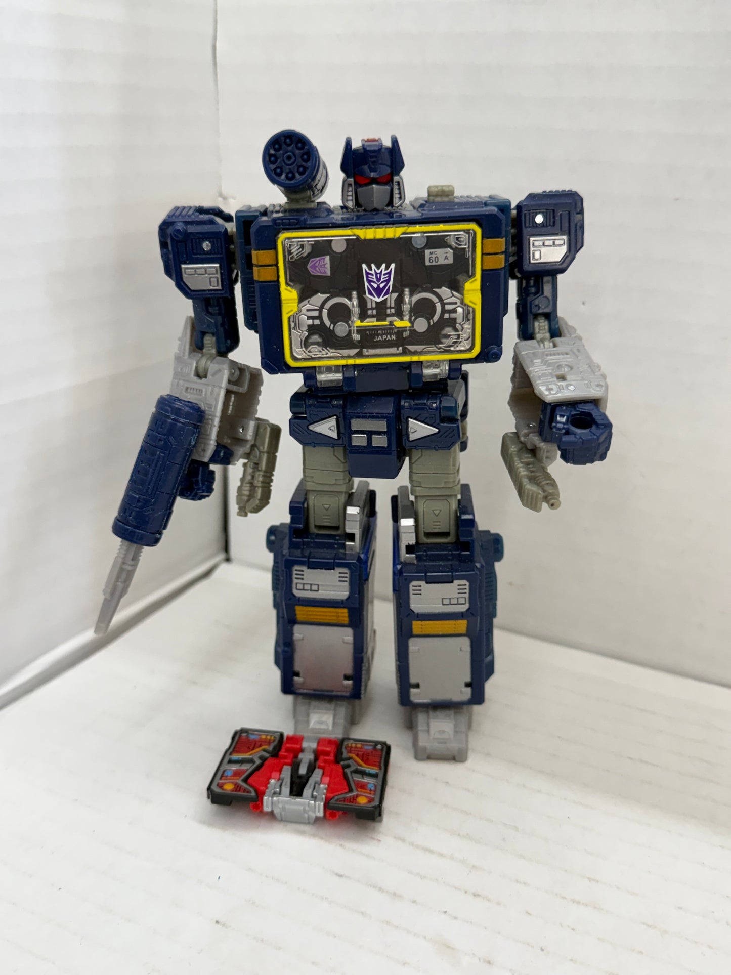 Transformers War for Cybertron Trilogy Netflix SoundWave Loose