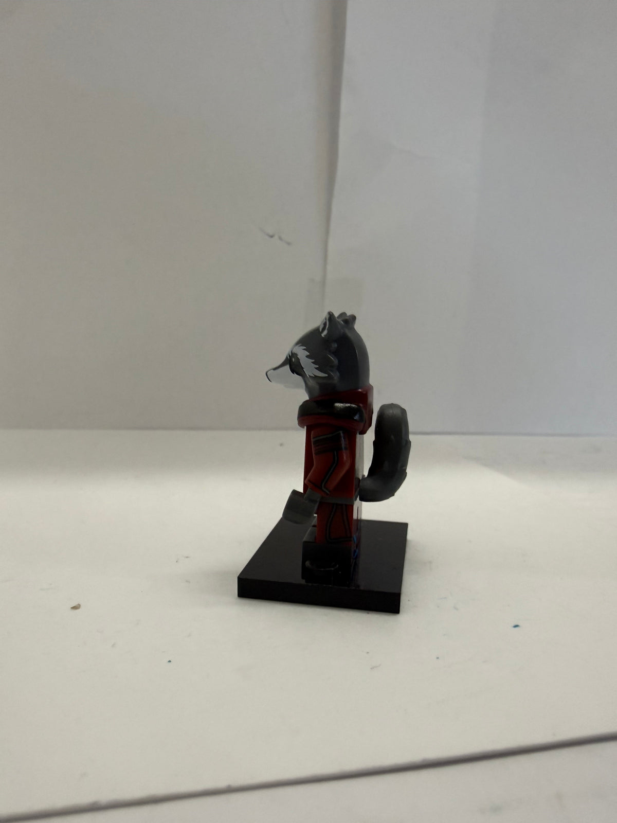 Lego Marvel Super Heroes Minifigure SH0090 Rocket Raccoon Dark Red Outfit