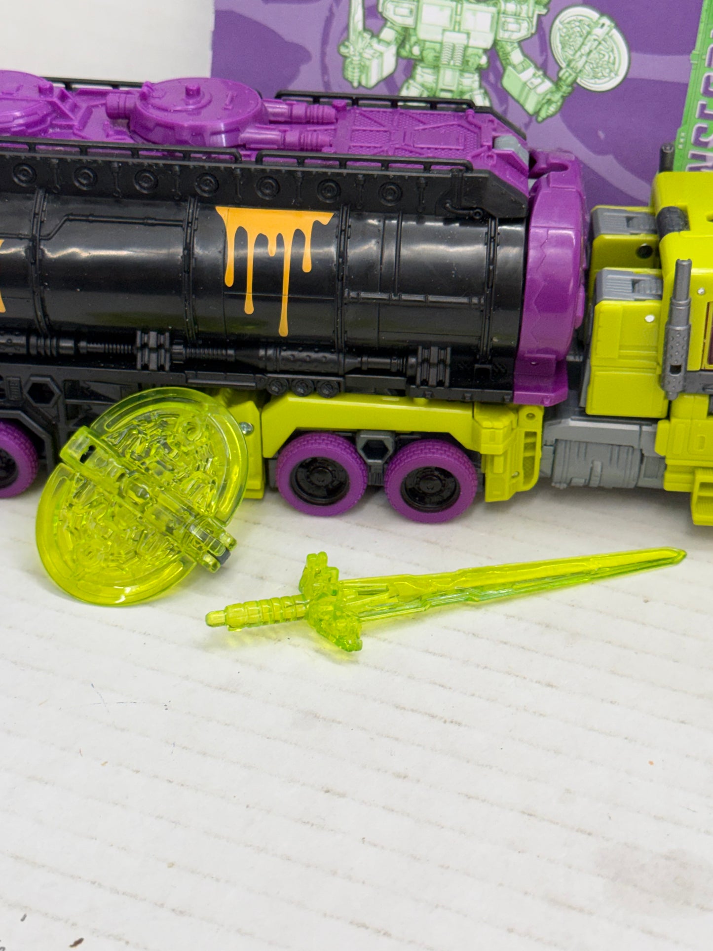 Transformers Legacy TOXITRON Evolution Leader Class G2 Universe