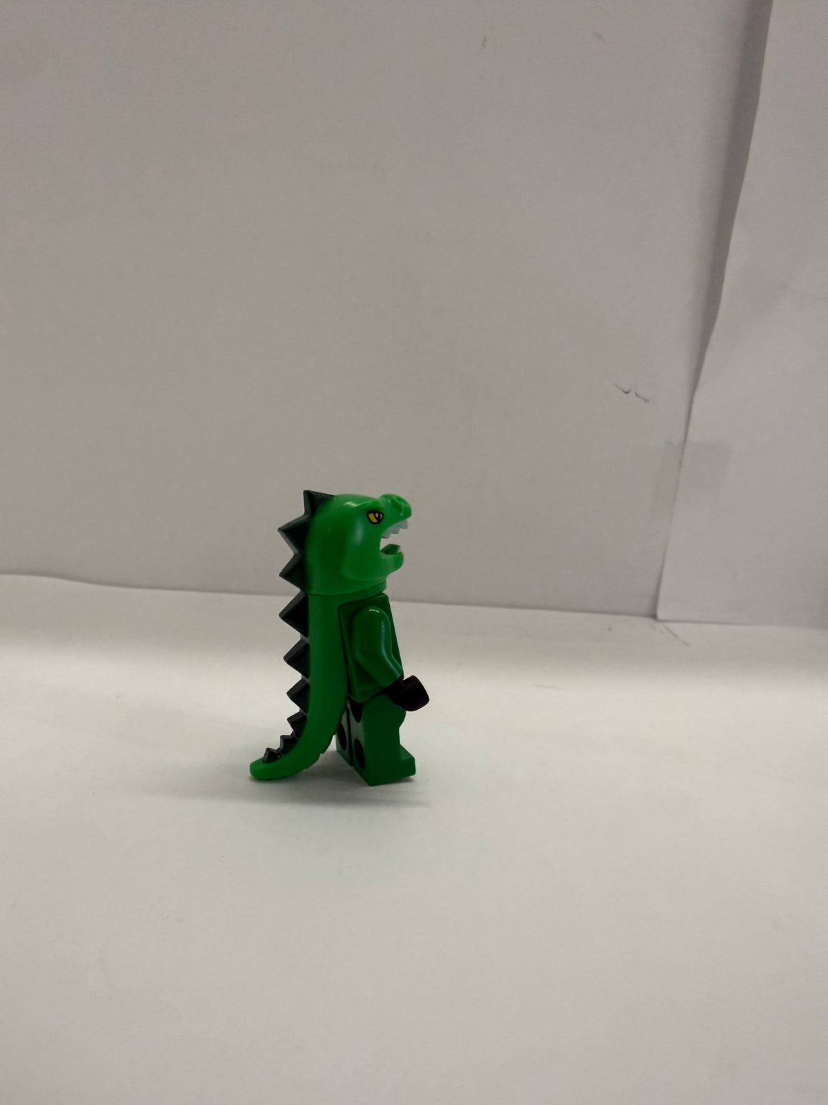 Lego Lizard Man Minifigure Series 5 Complete Collectible