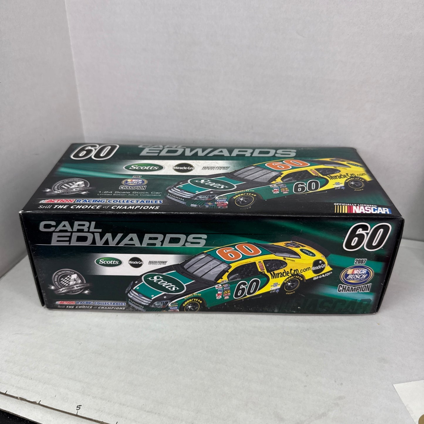 Carl Edwards #60 Scott's Fusion Owners Elite 1/24 Scale