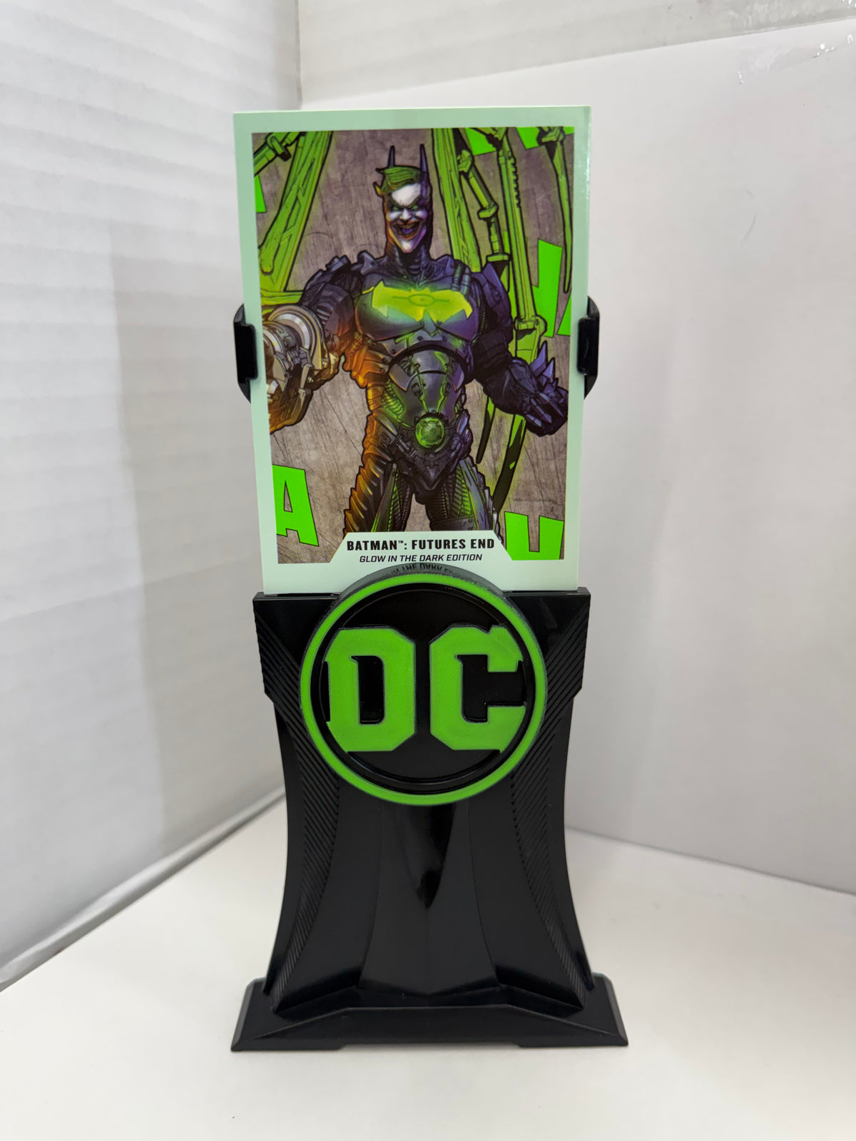 DC Multiverse Batman: Futures End Glow in The Dark Edition 7in Batman Joker Gold