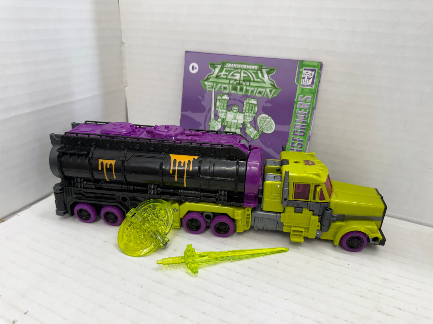 Transformers Legacy TOXITRON Evolution Leader Class G2 Universe