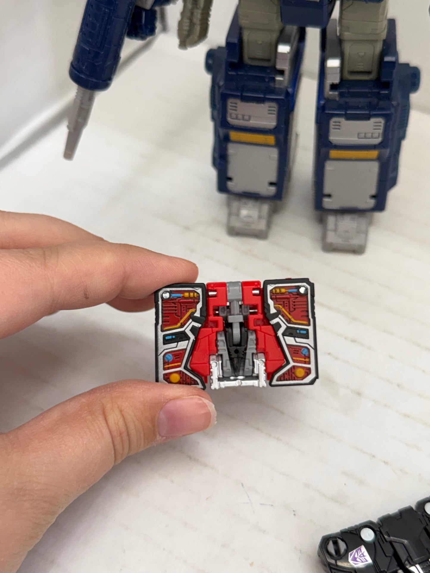 Transformers War for Cybertron Trilogy Netflix SoundWave Loose