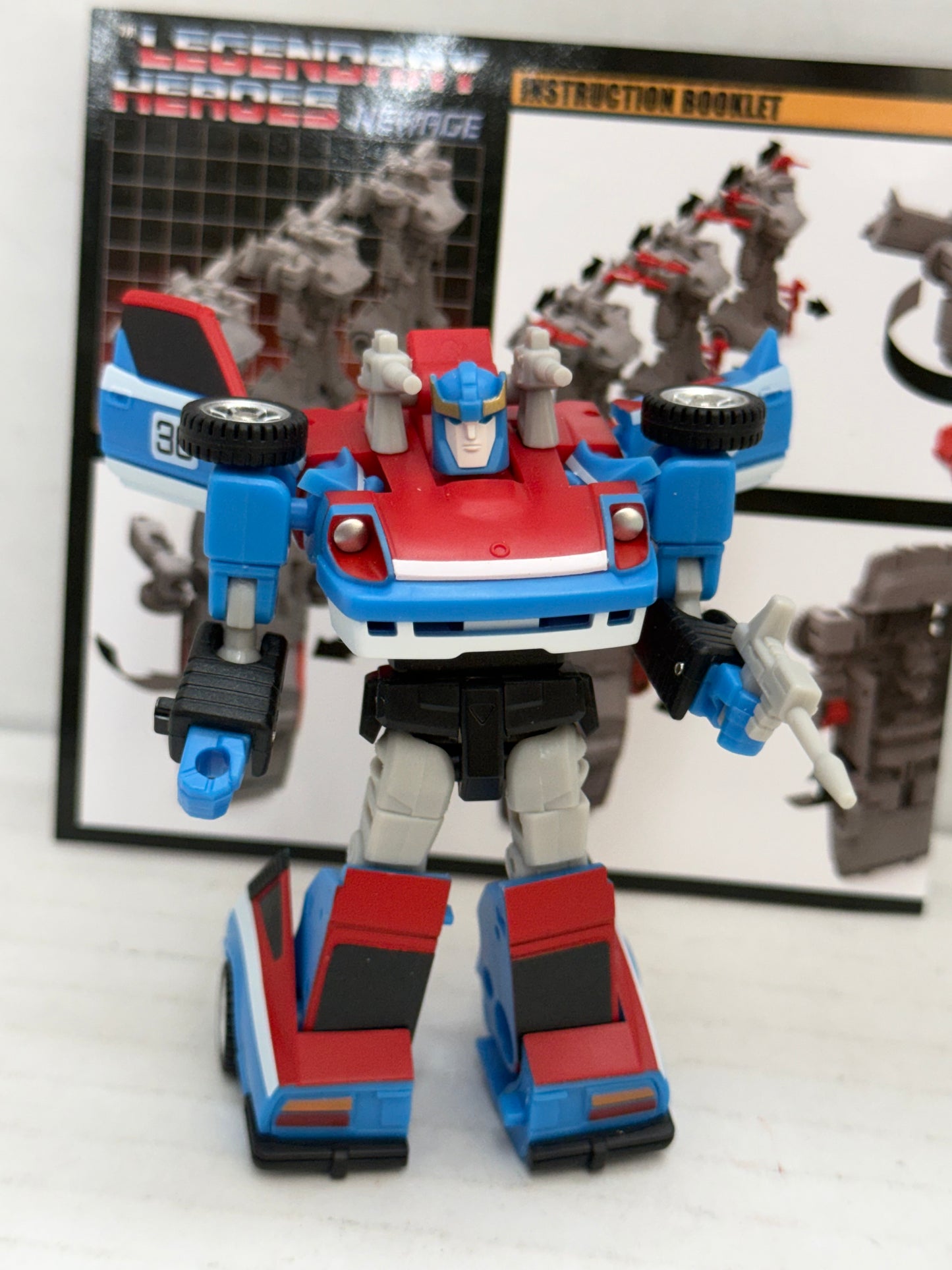 NewAge Toys NA H5 Maverick ‘Smokescreen’ Mini Robot