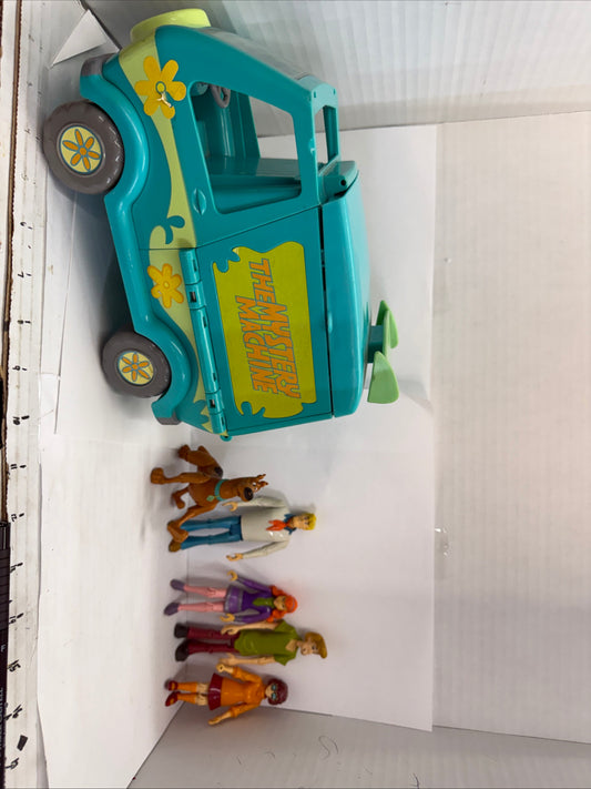 Scooby-Doo Mystery Machine Van With 5 Figures